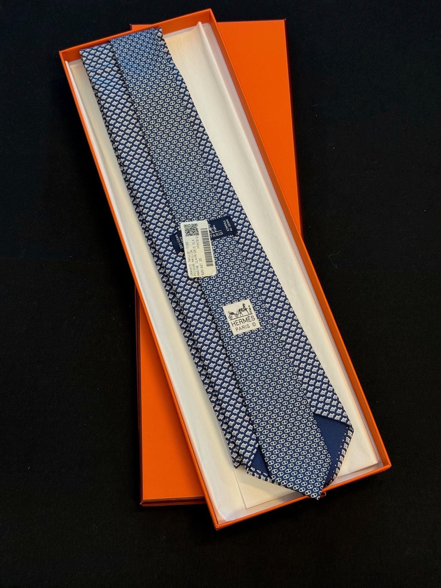 Hermès Pois & Chevaux Silk Tie – Marine / Blanc image 2