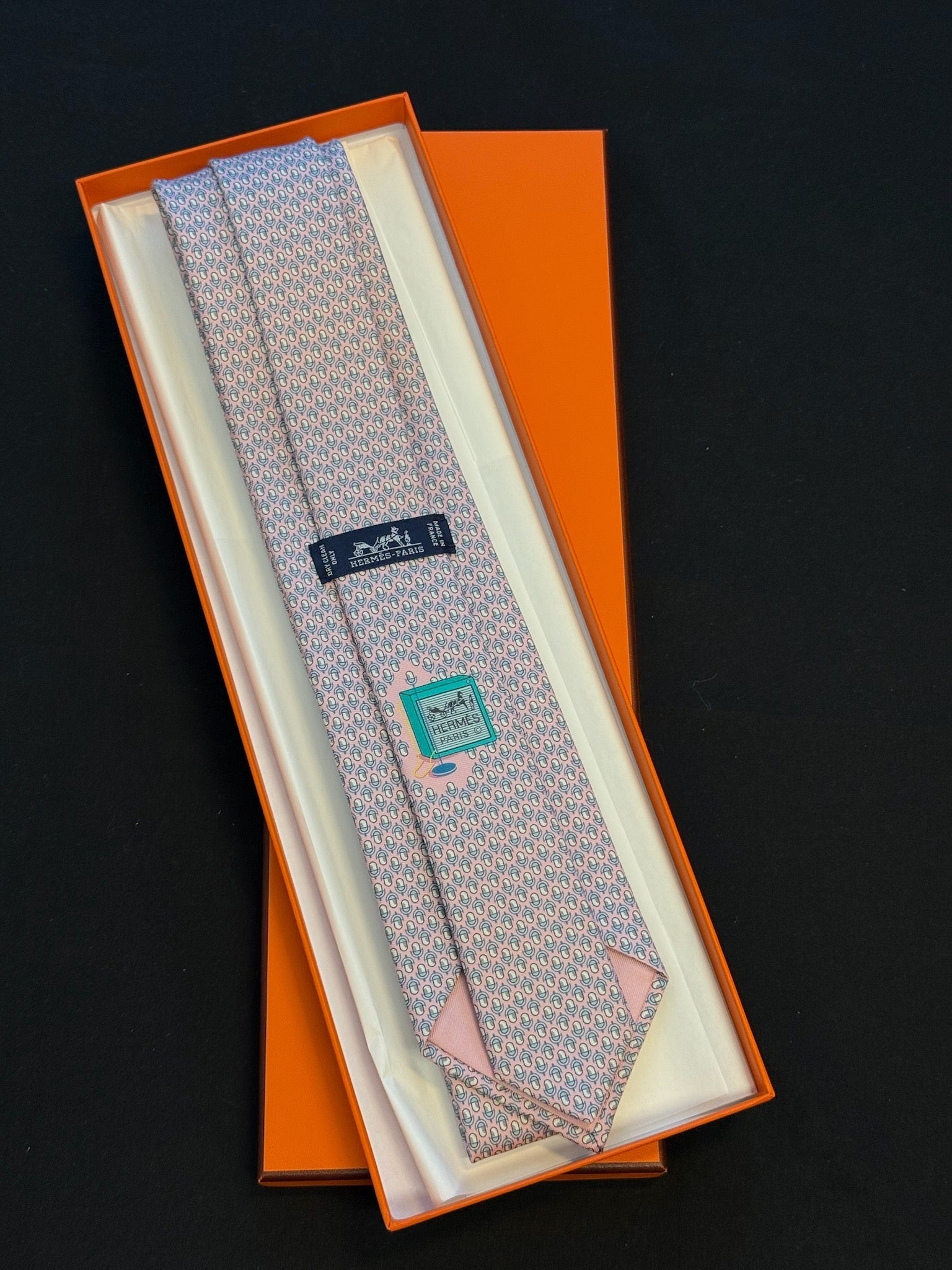 Hermès Silk Tie – Pink / Blue Geometric Print image 2