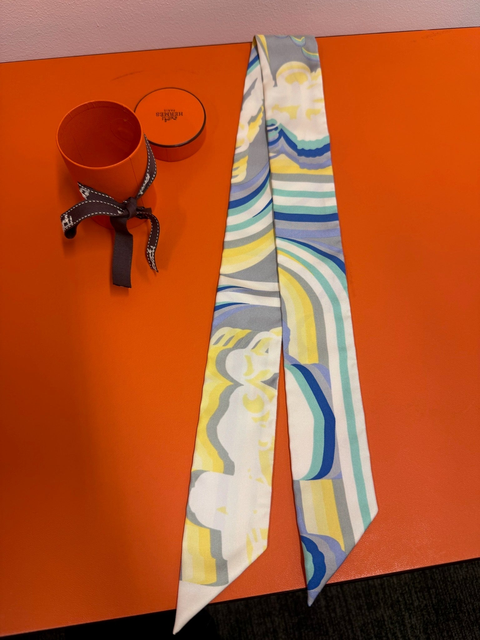 Hermès Twilly - Blue & Yellow Graphic Print image 2