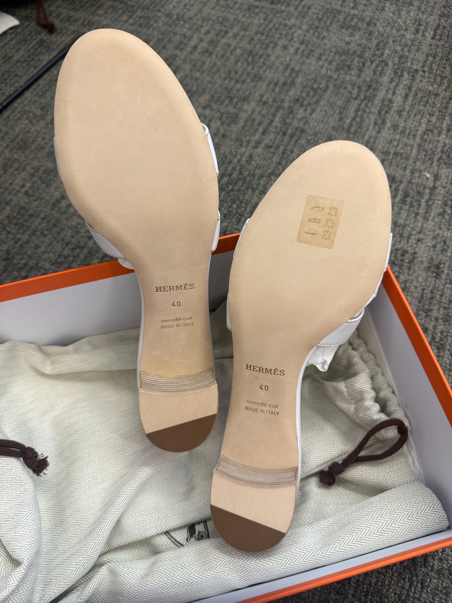 Size 40 - Hermès Oasis Sandals - White image 2