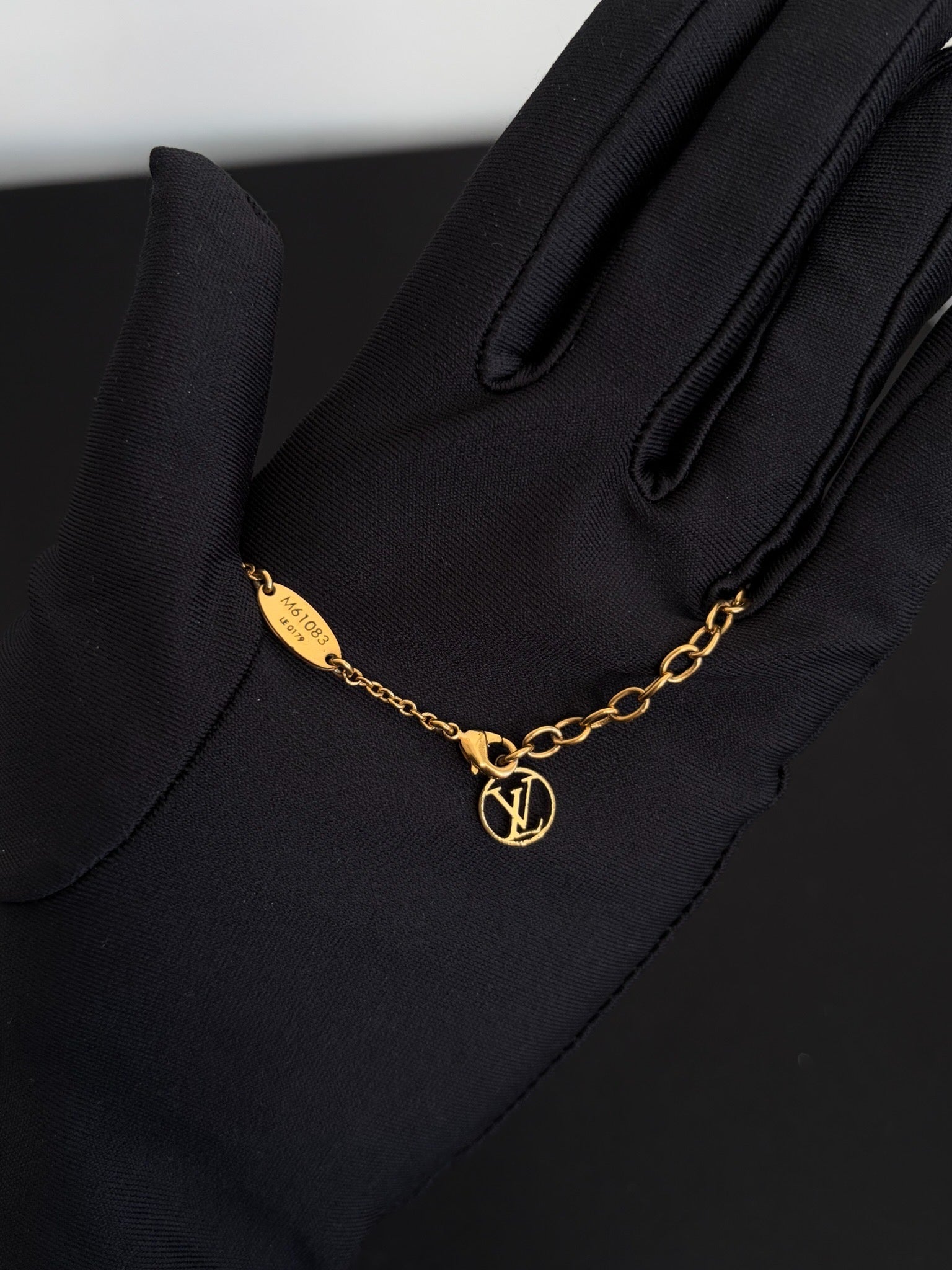 Louis Vuitton Gold Essential V Necklace image 2