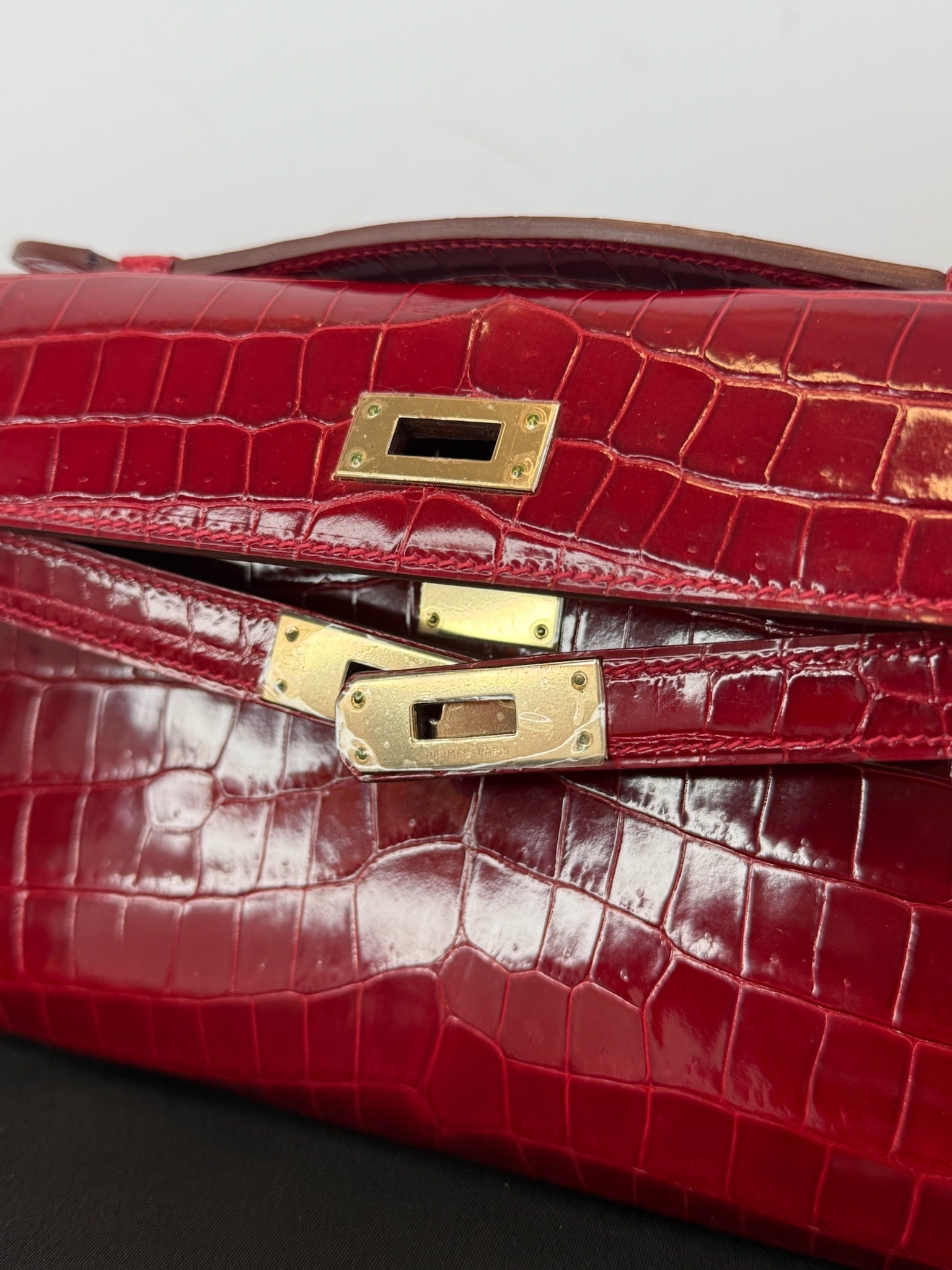 Hermès Kelly Cut Shiny Niloticus Crocodile Rouge Gold Hardware image 4