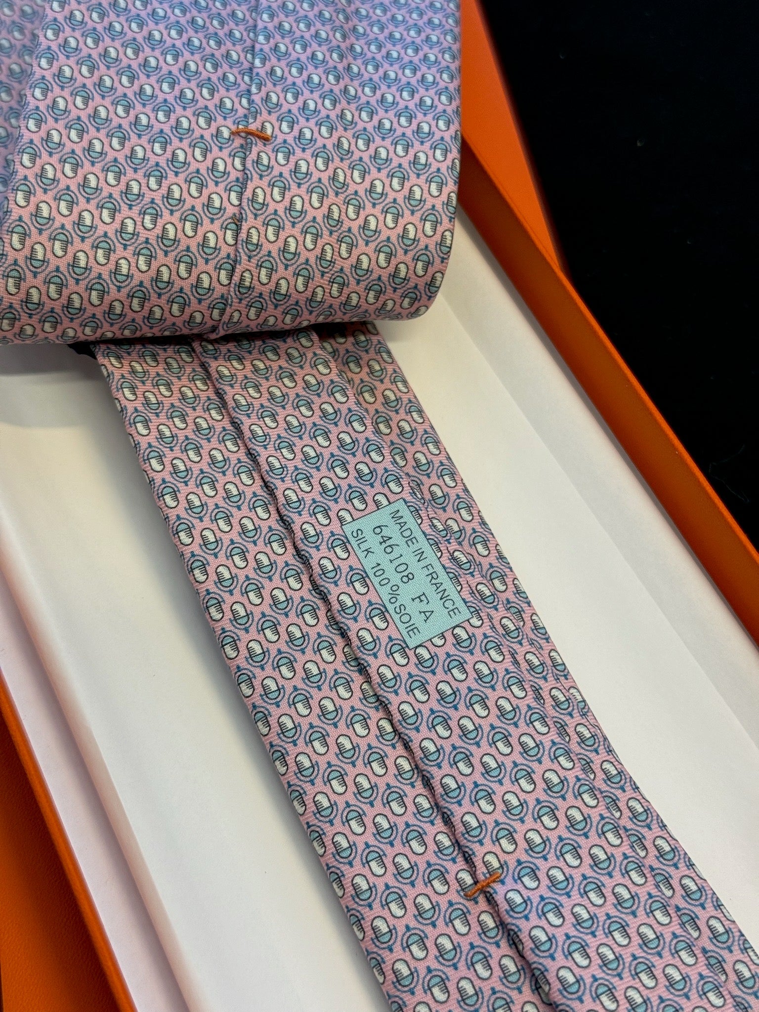 Hermès Silk Tie – Pink / Blue Geometric Print image 4