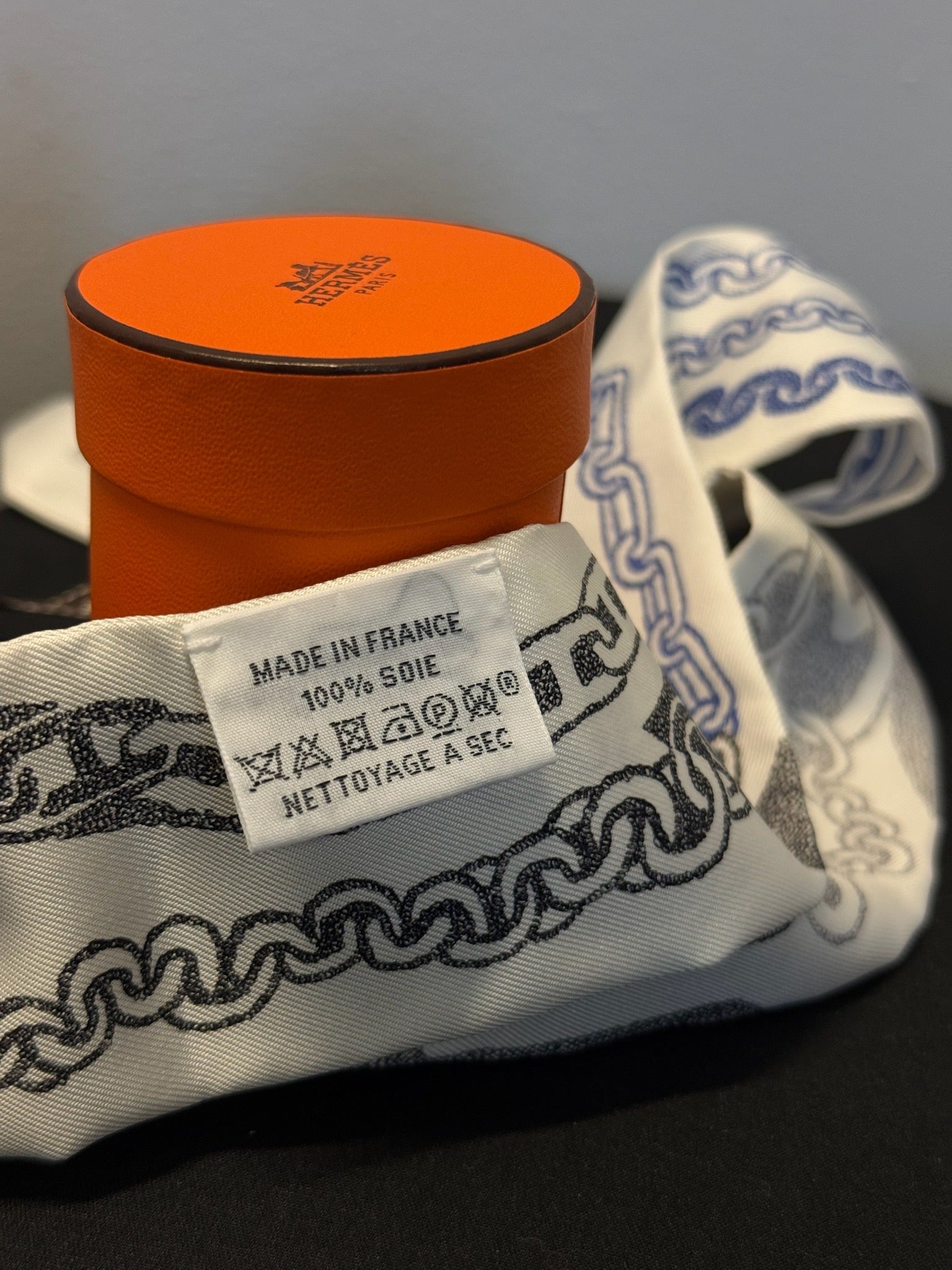 Hermès Twilly - Ivory & Blue Chain Print image 4