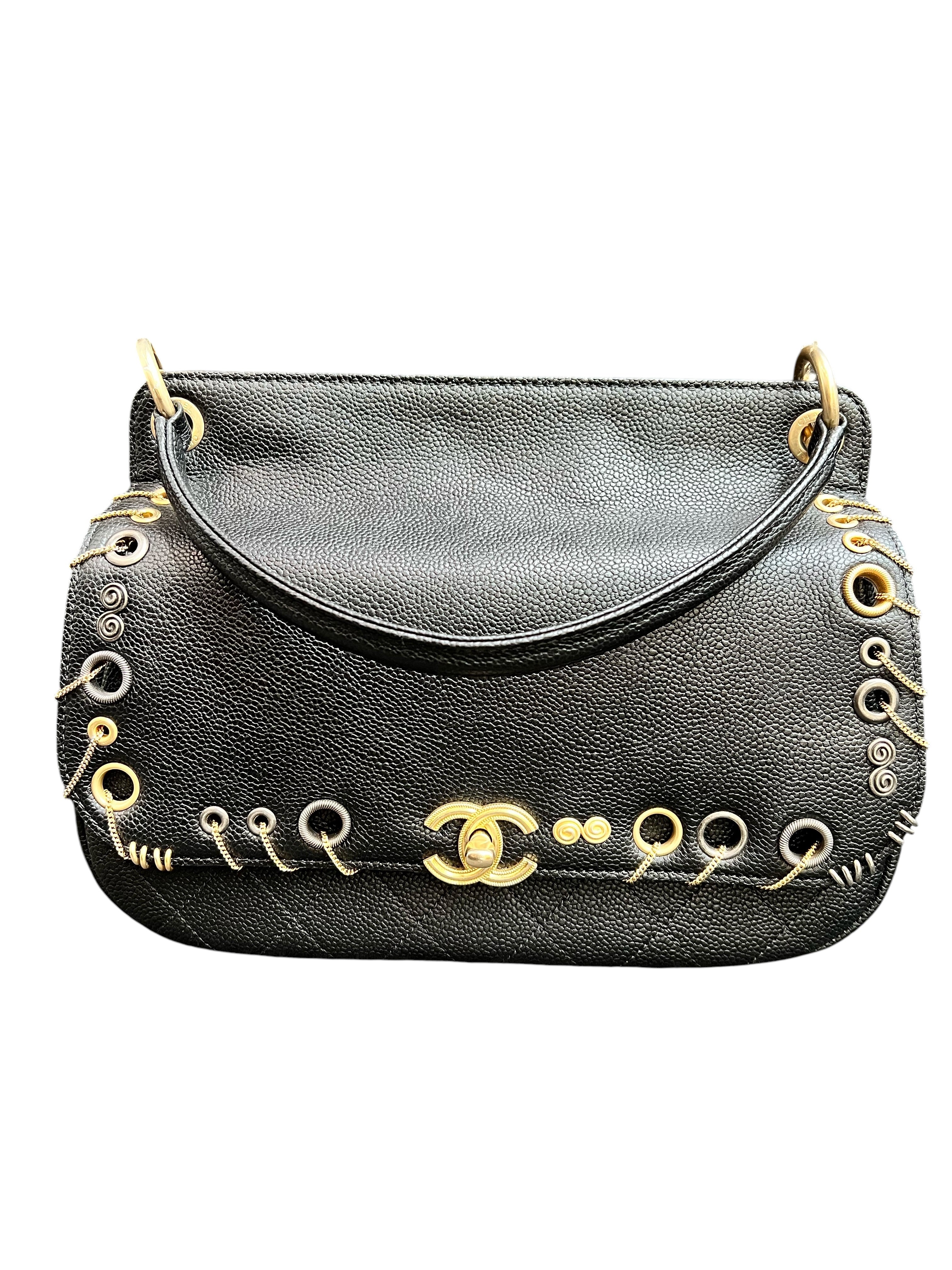 Chanel Piercing Chic Flap Black Caviar GHW SYCYE0311