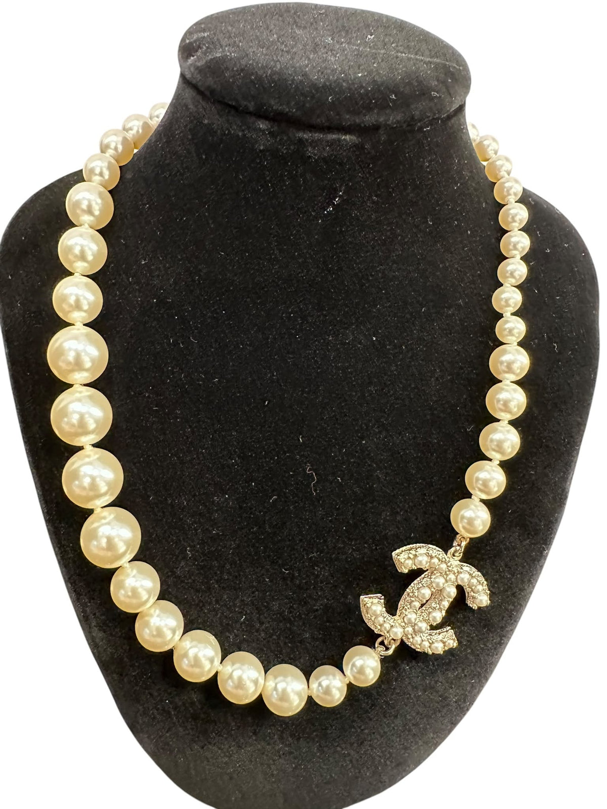 Chanel Short Pearl 100 Anniversary Necklace
