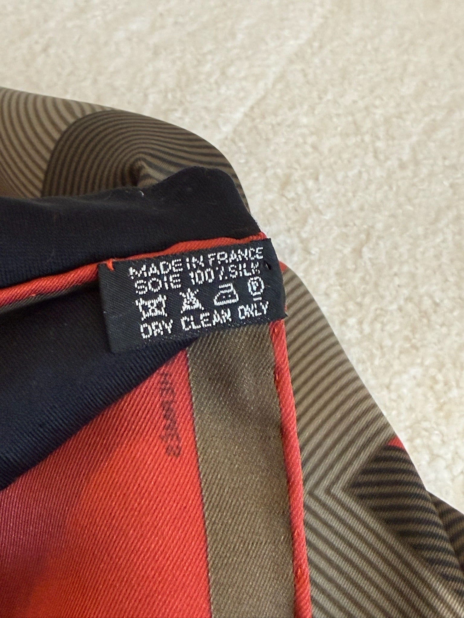 Hermès 70 Silk Scarf Rouge image 5