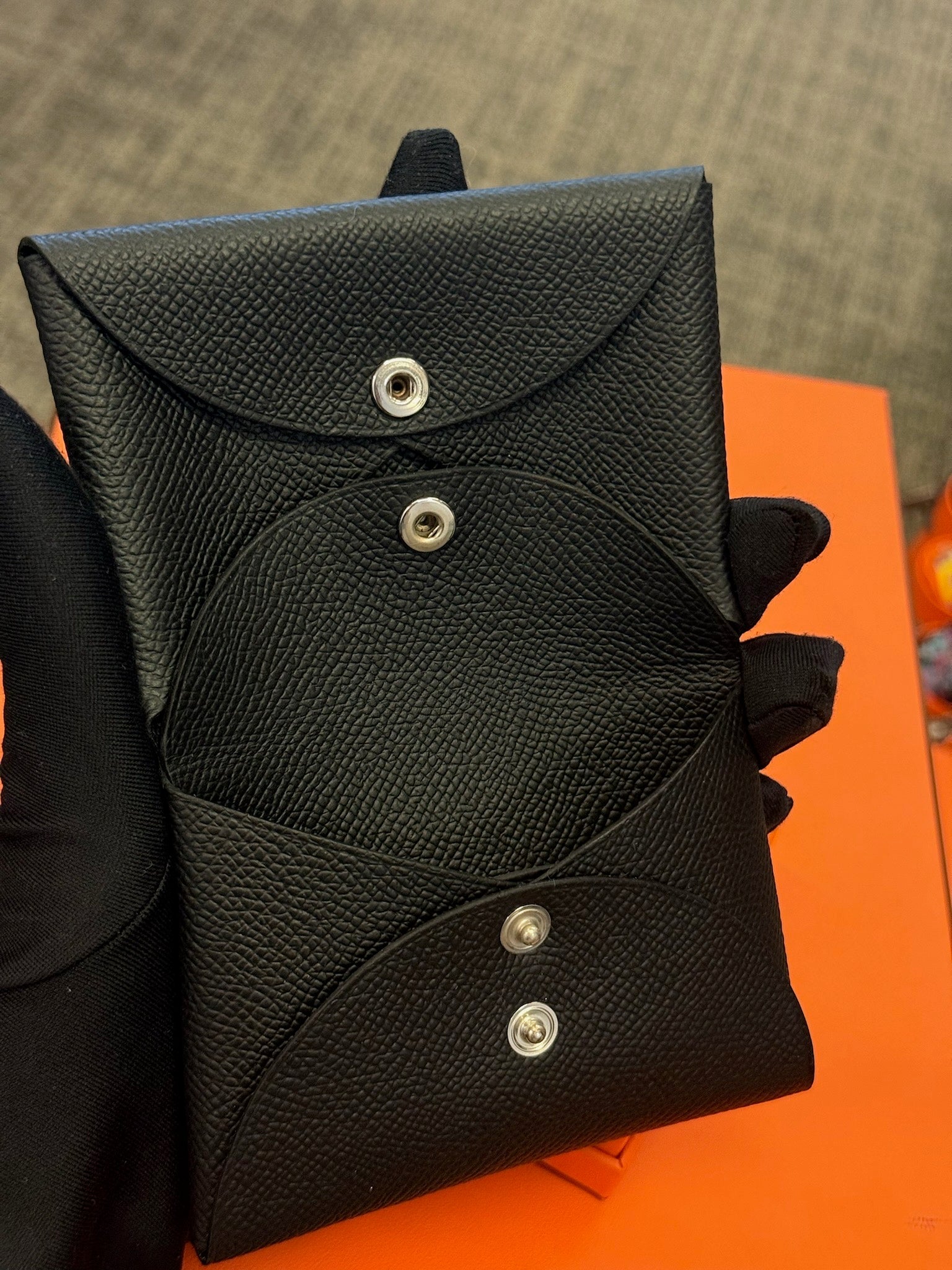 Hermès Calvi Card Holder - Black Epsom image 5