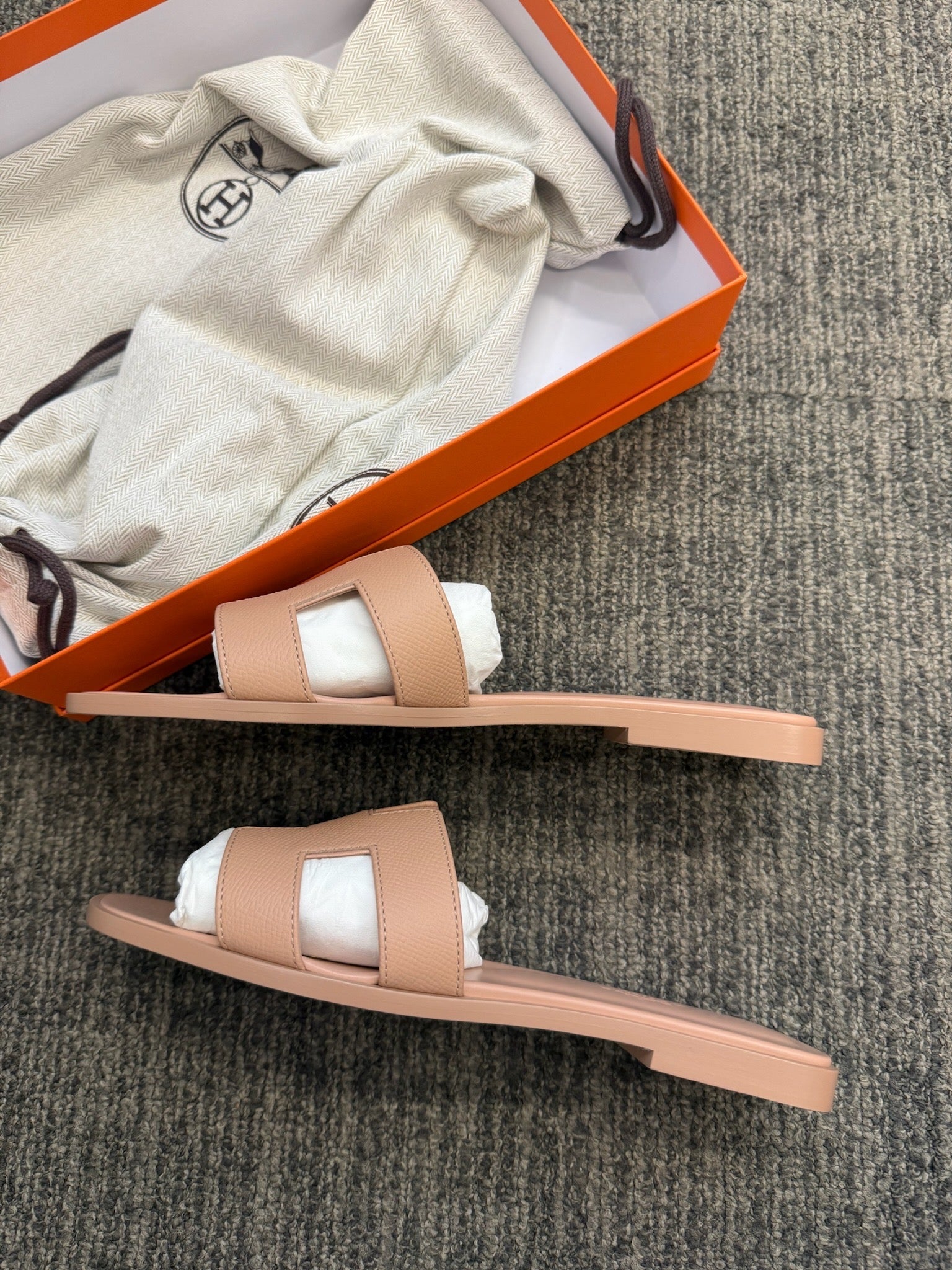 Size 38 - Hermès Oran Sandals - Nude Pink image 5