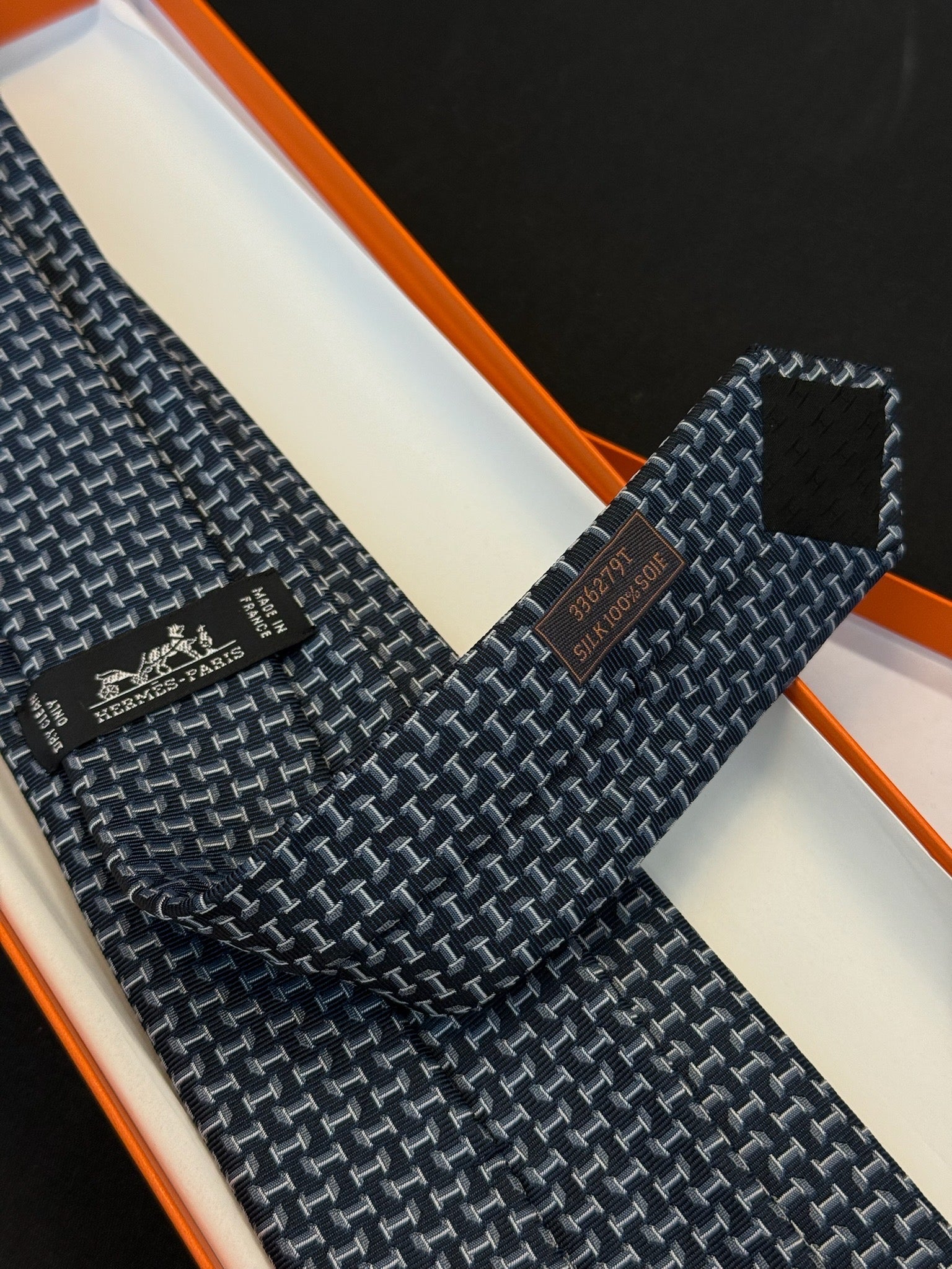 Hermès Silk Tie - Navy Geometric H Print image 5