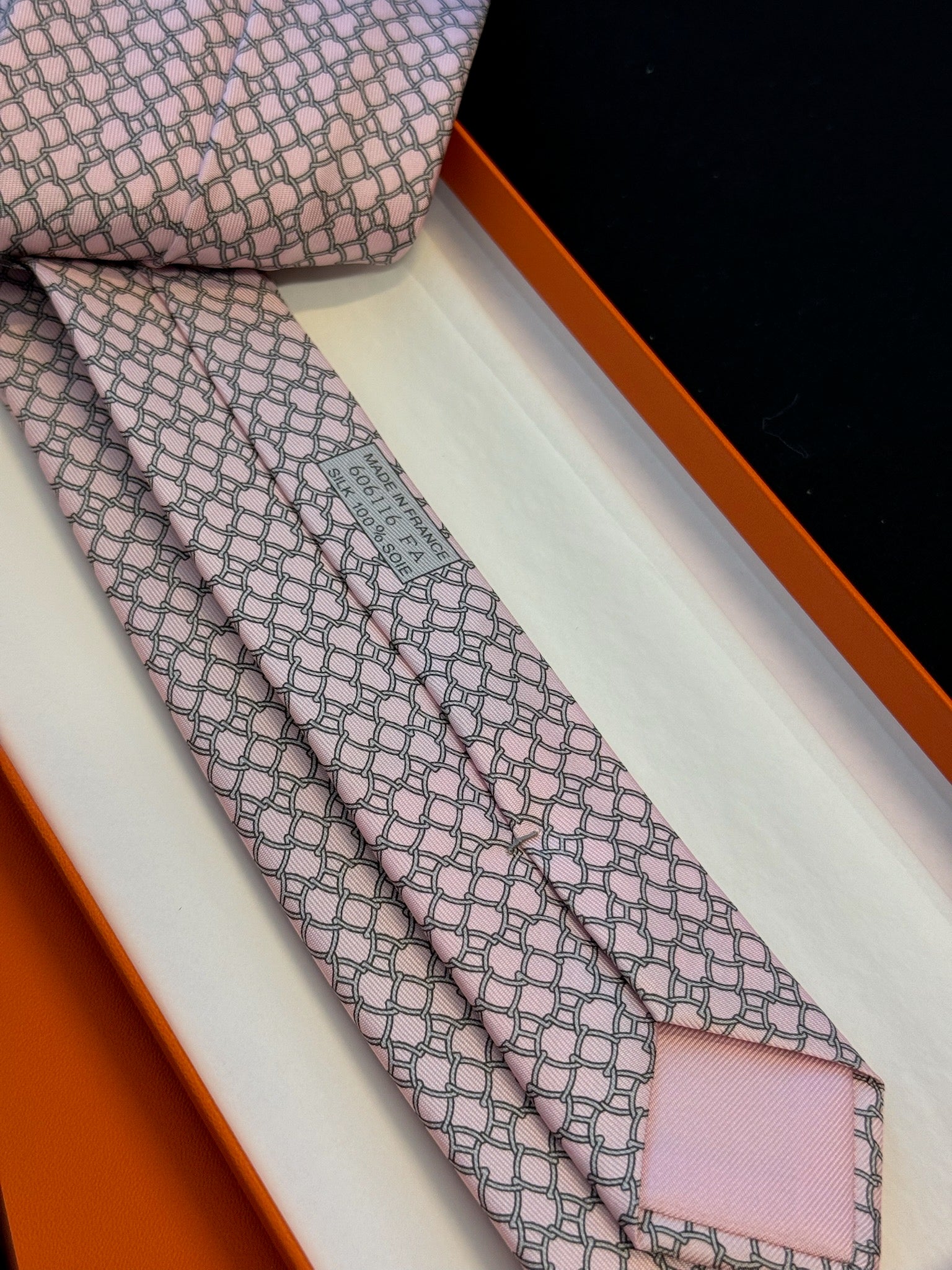 Hermès Silk Tie – Pink / Grey Geometric Print image 6