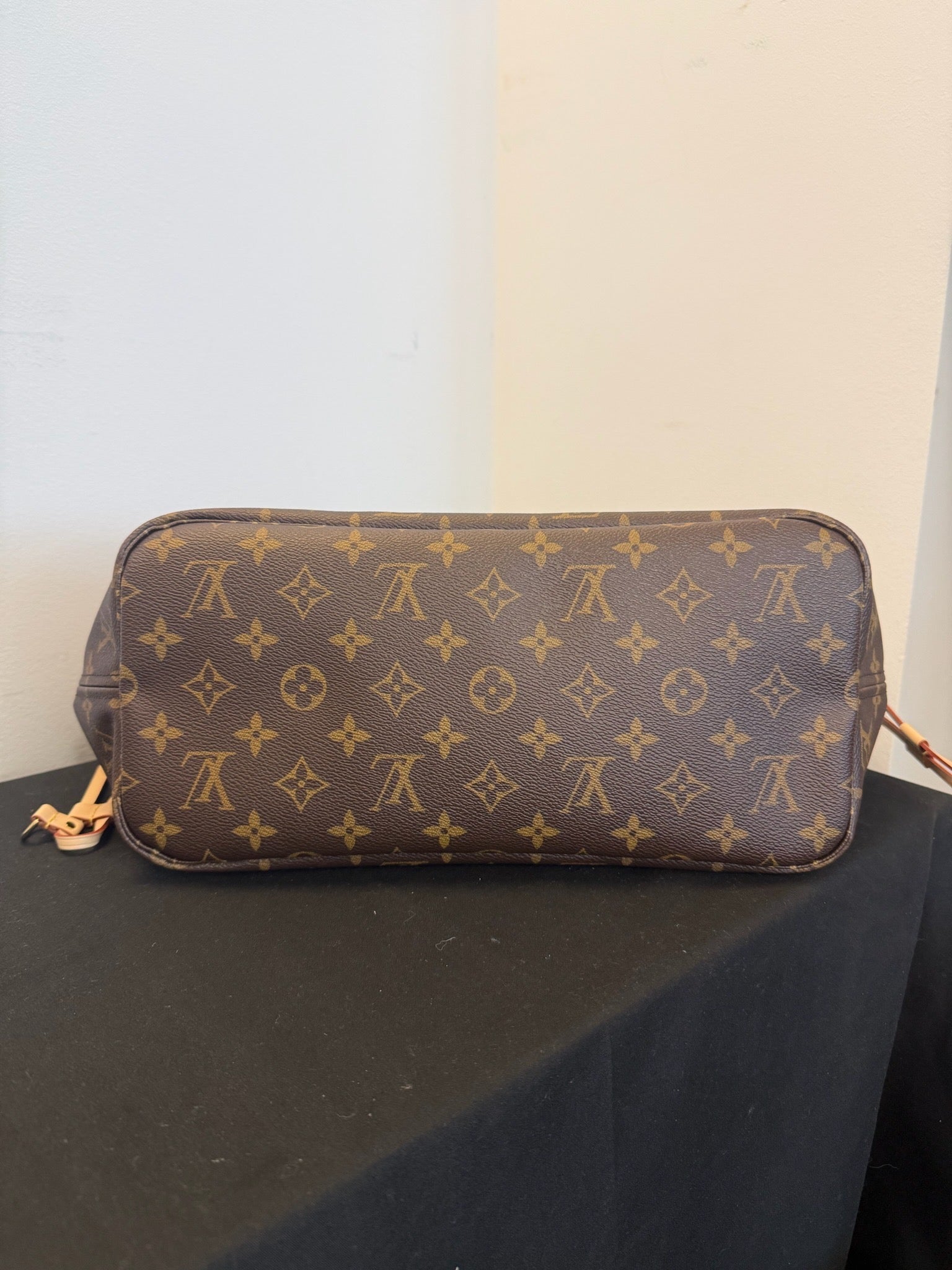 Louis Vuitton Neverfull MM - Monogram Canvas image 6