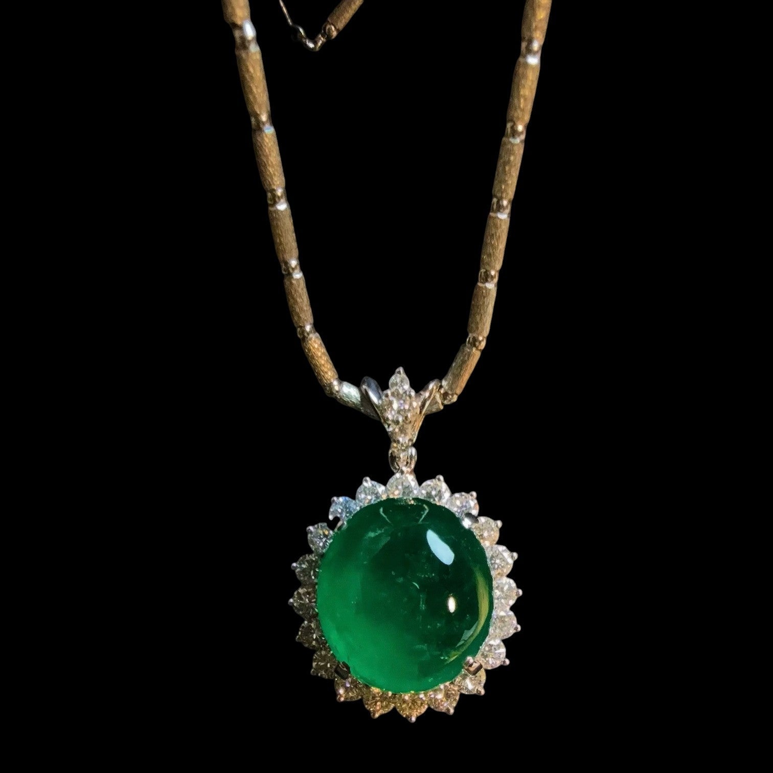 18.18ct Columbia Minor Oil Natural Emerald & 2.03ct Natural Diamond Necklace set in Platinum