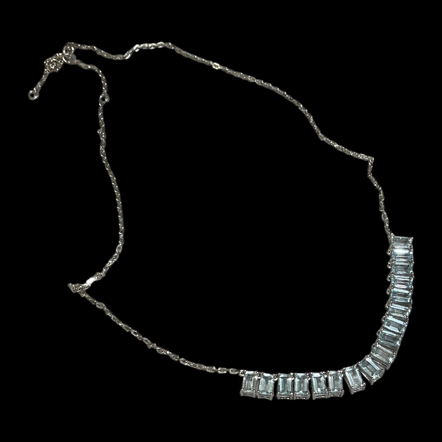 6.30ct Natural Aquamarine Necklace set in 18K Gold