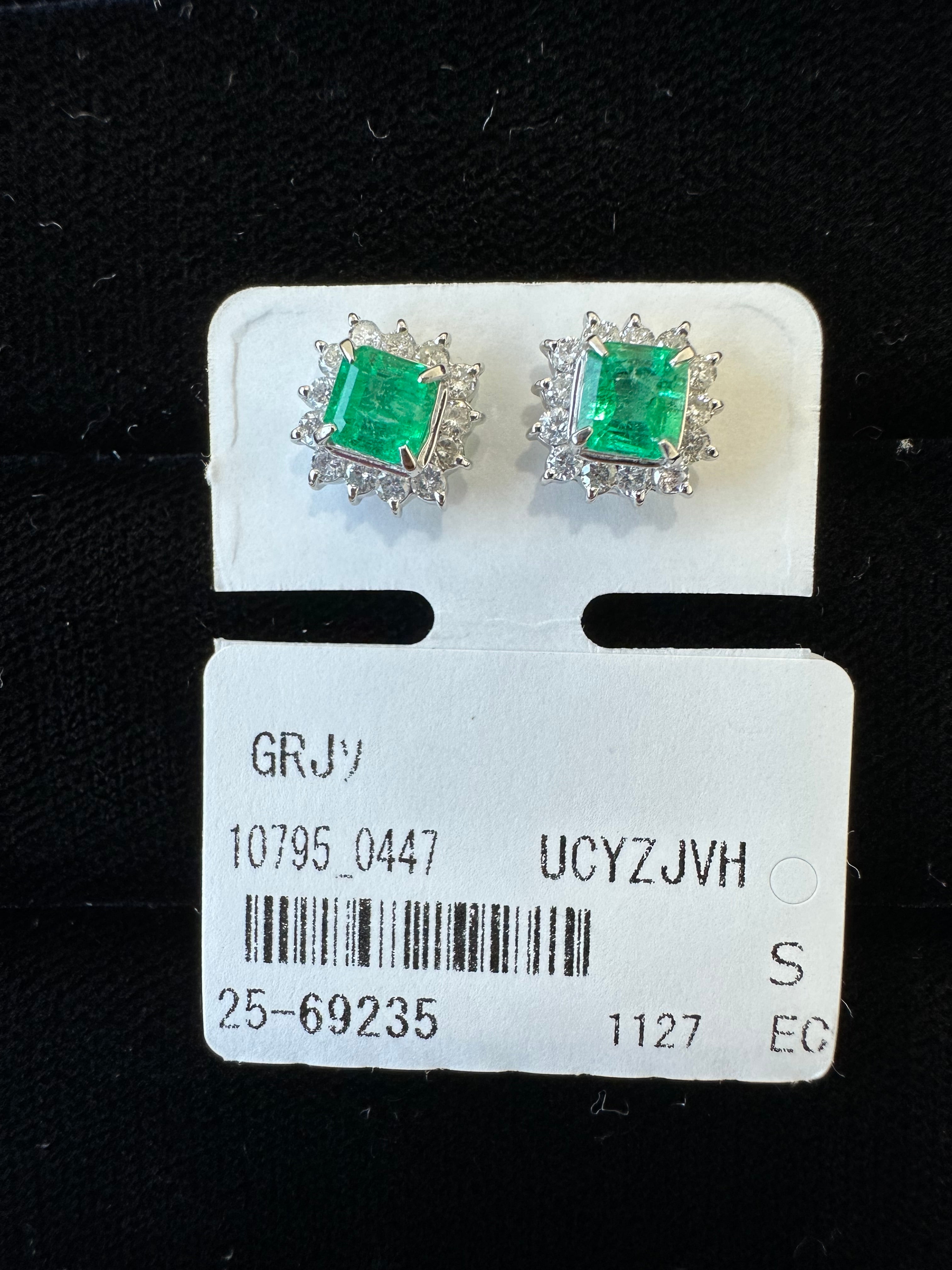 GRJ EMERALD 0.56 0/.61 DIA 0.3*2 PT900 PIERCE 25-69235