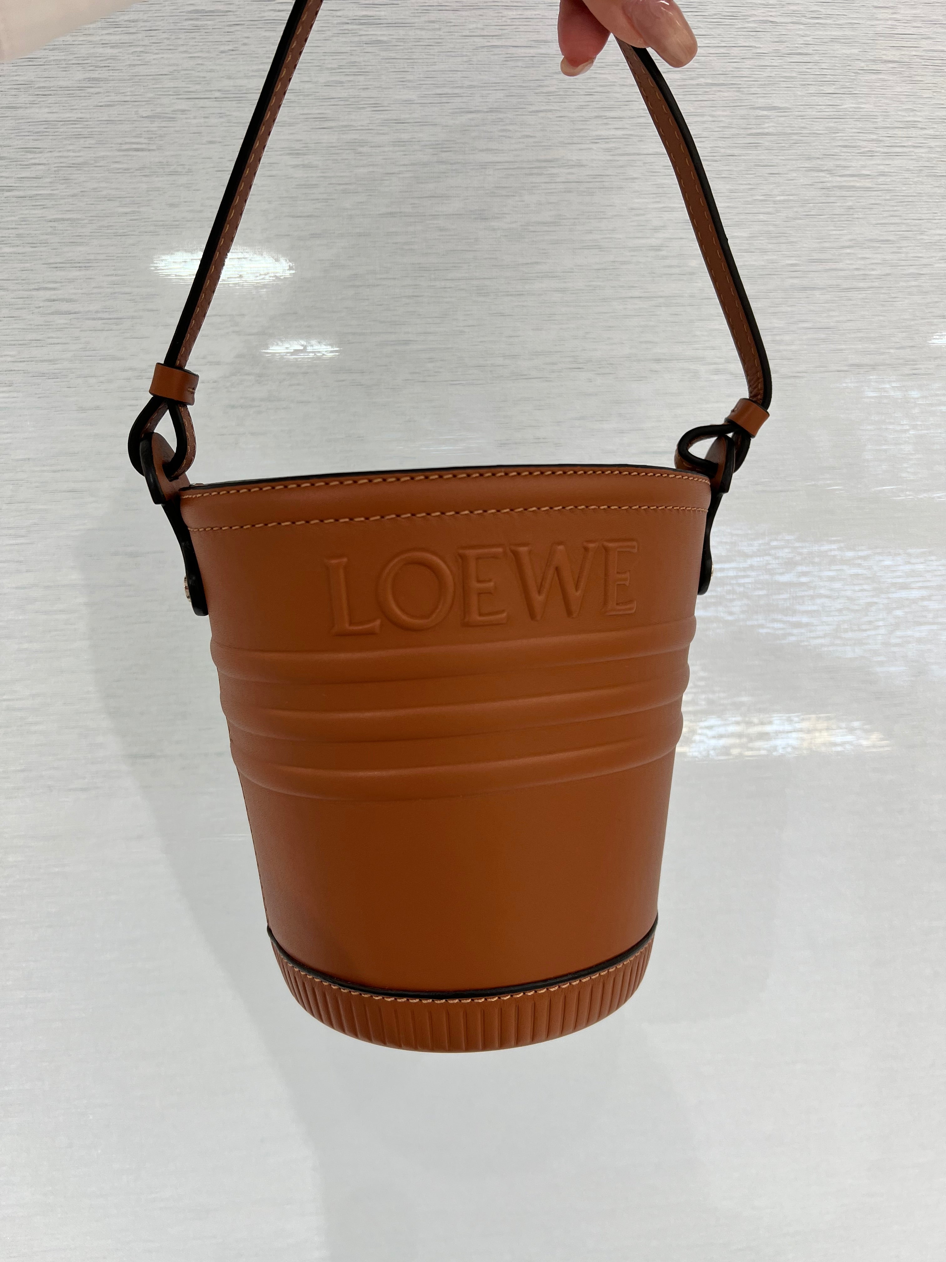 LOEWE TAN CALF JARDINIER POCKET BAG SYC1972