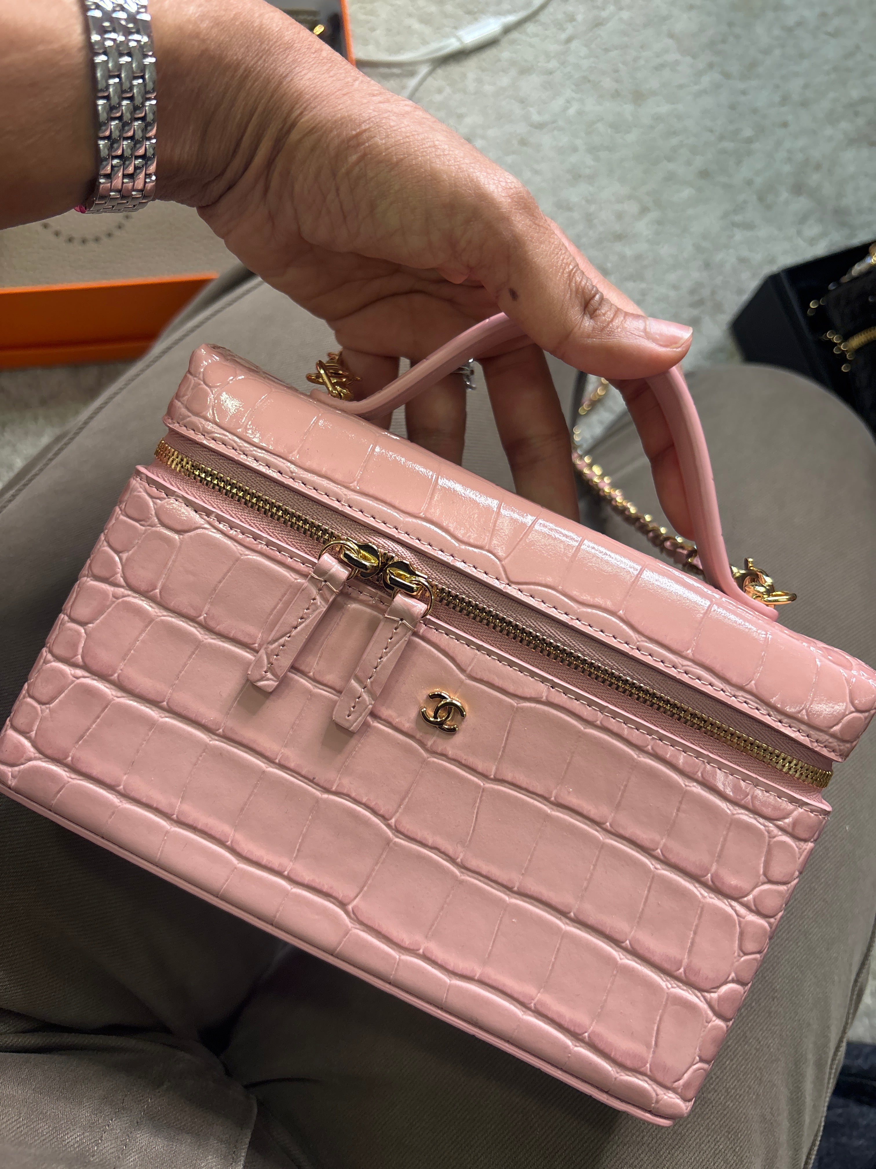 Chanel pink croc vanity ALC4221
