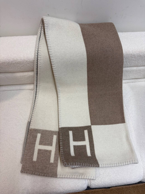 Hermès Avalon Blanket - Ecru Taupe H Logo