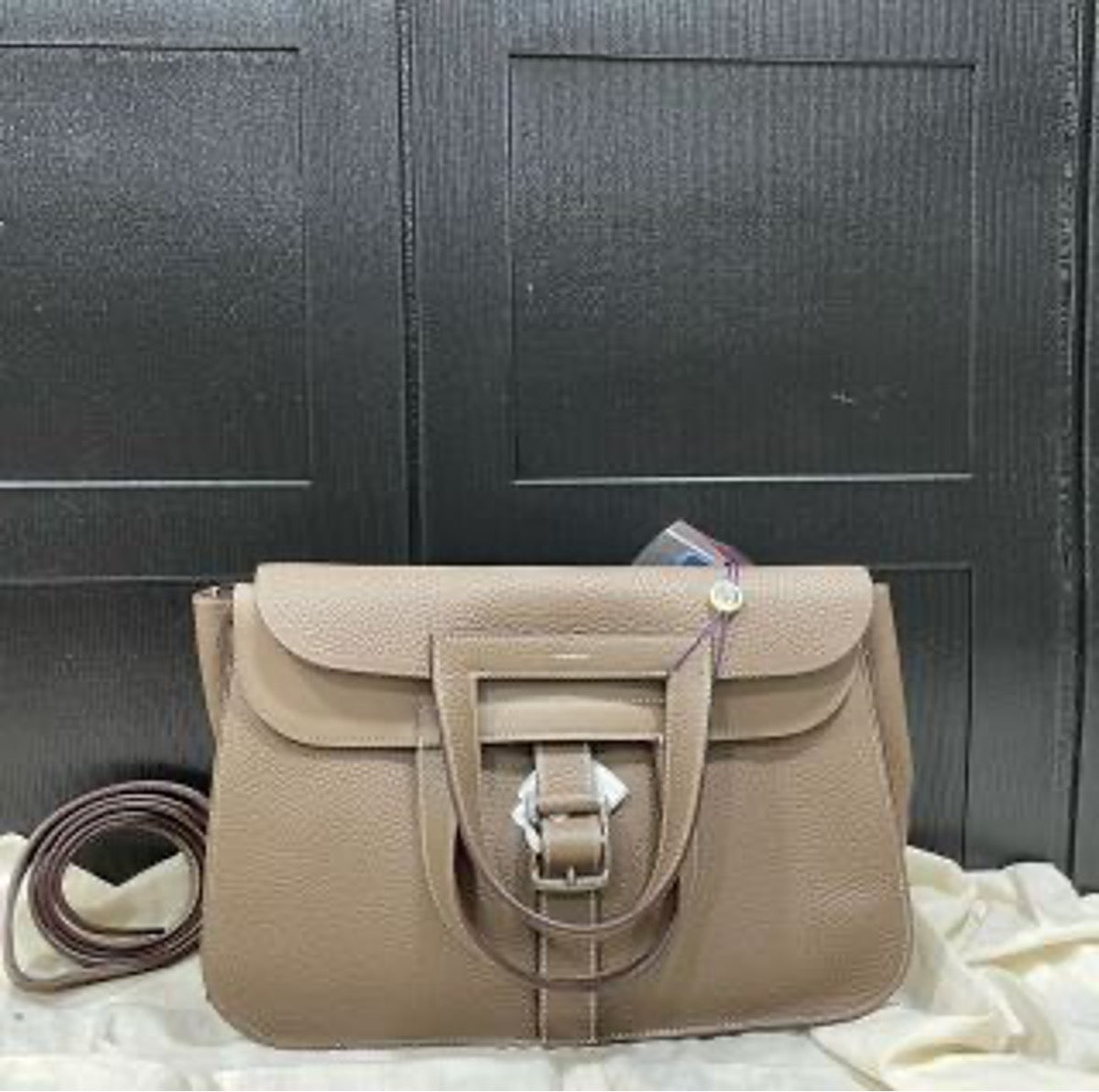 *Hermes Halzan 31 Elephant Grey Y-Engraved US651318