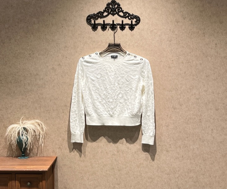 Chanel 23A White Embossed Camellia Knit Sweater / Size 36 / 99% New / 45850 SYCF45850