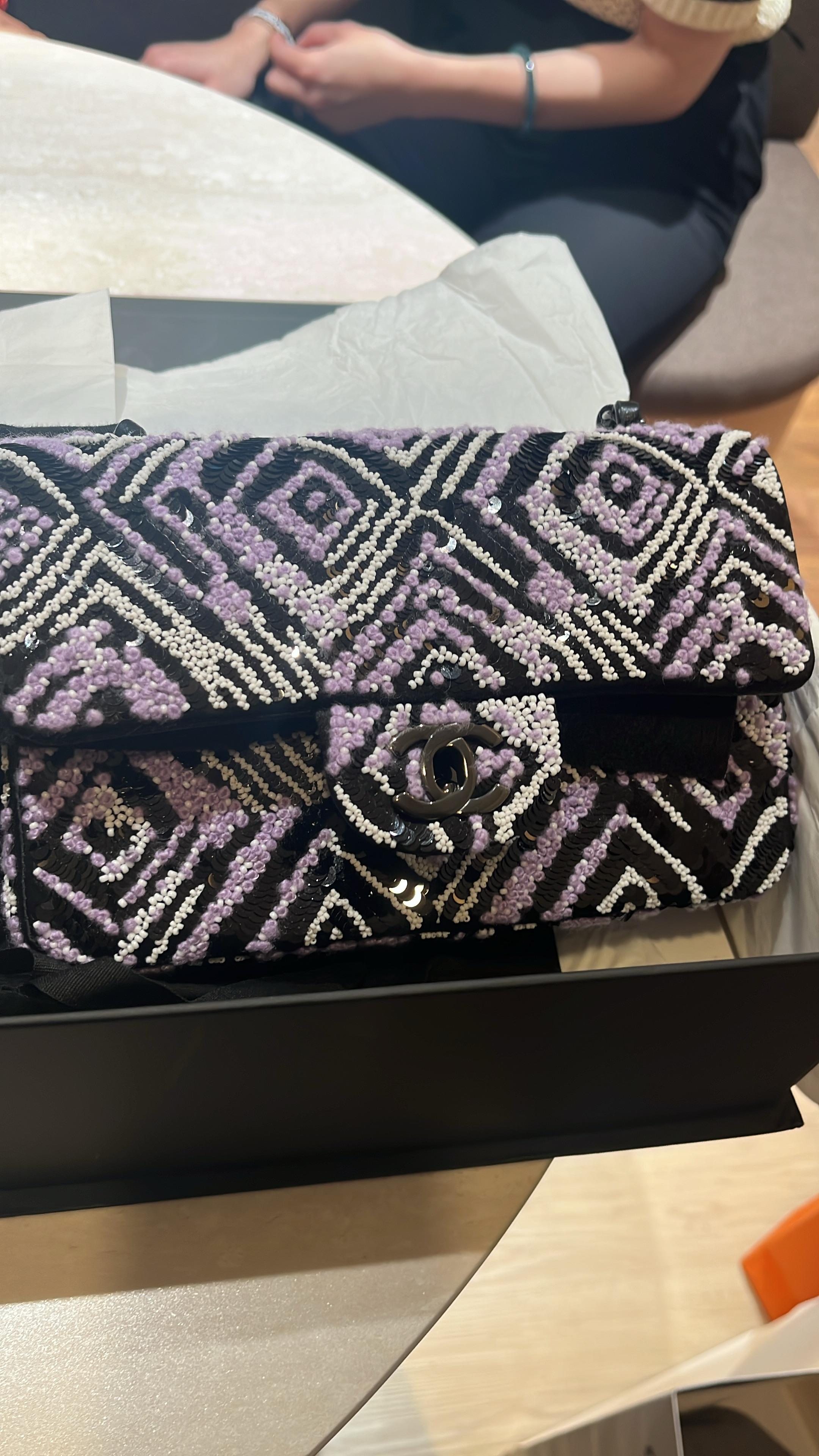 Chanel CC Regtangle Sequin Embroidered Flap Silver Shoulder Bag in, Black hardware S2510-008357AN