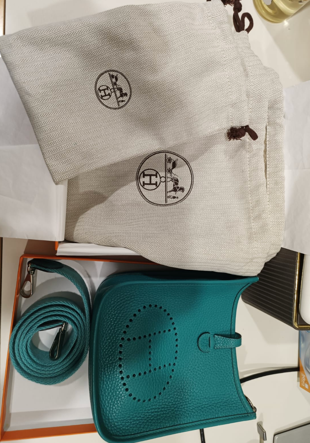 Hermès Evelyne Blue Paon in Clemence, Palladium hardware C2511-008537VZ