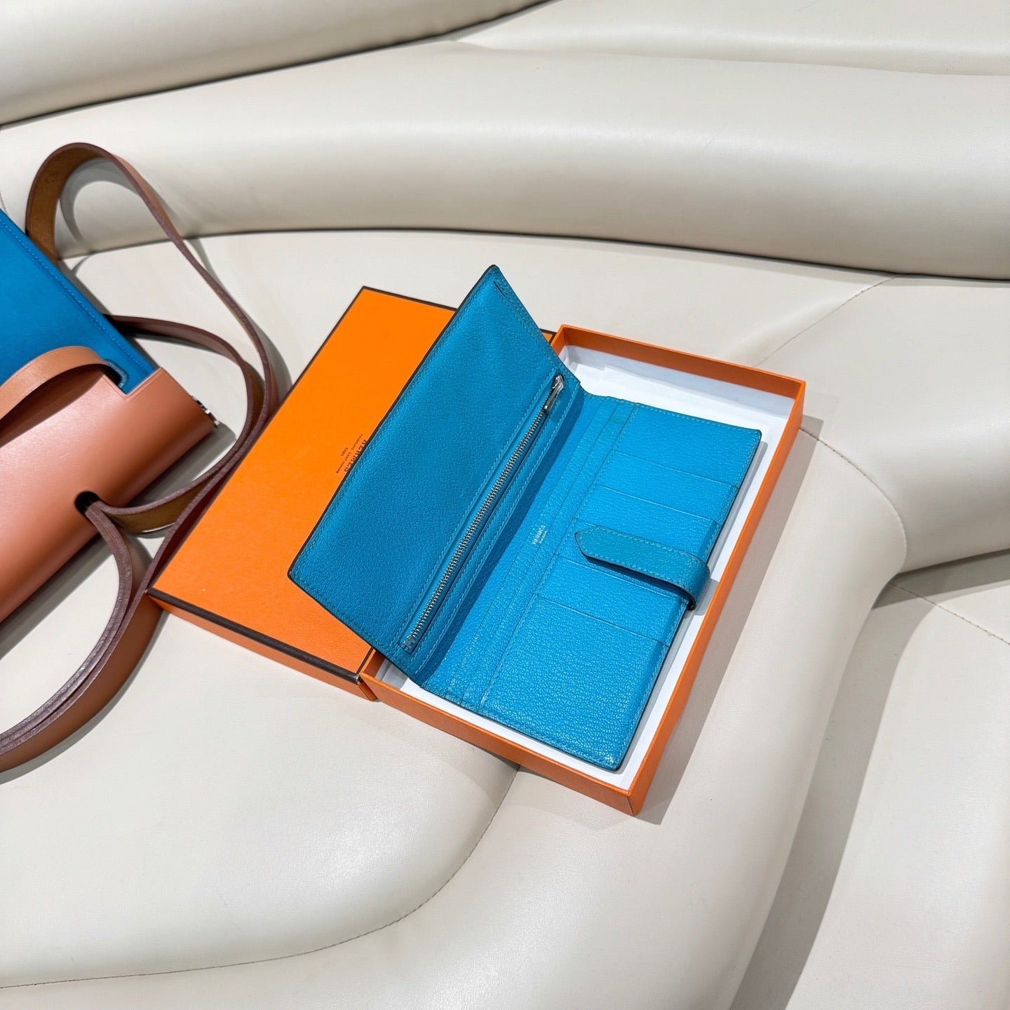 Hermès Premium Leather Bifold Wallet - Blue