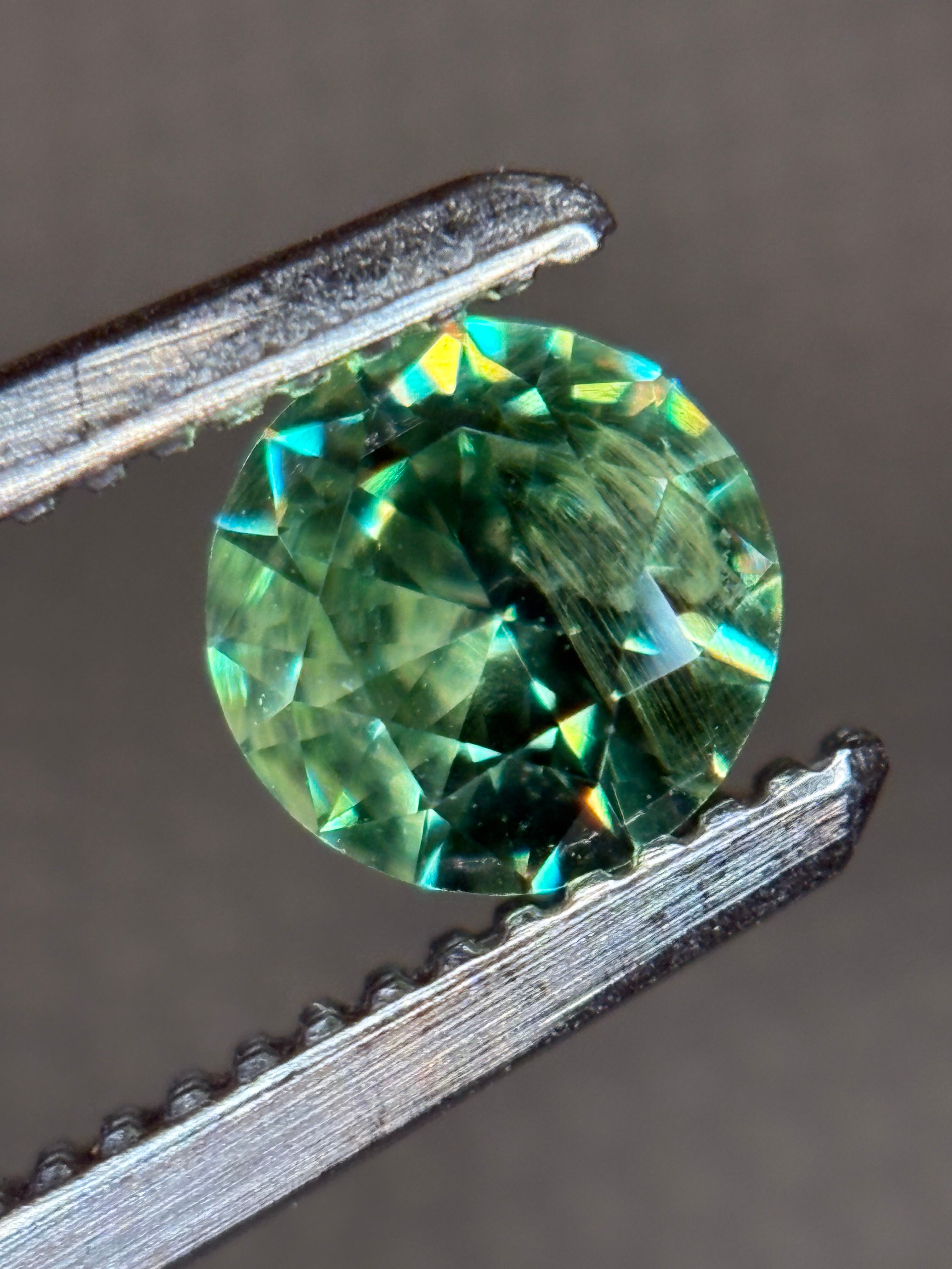 0.42ct Russian Demantoid Bobrovka with a horsetail(3) DXBCS4853