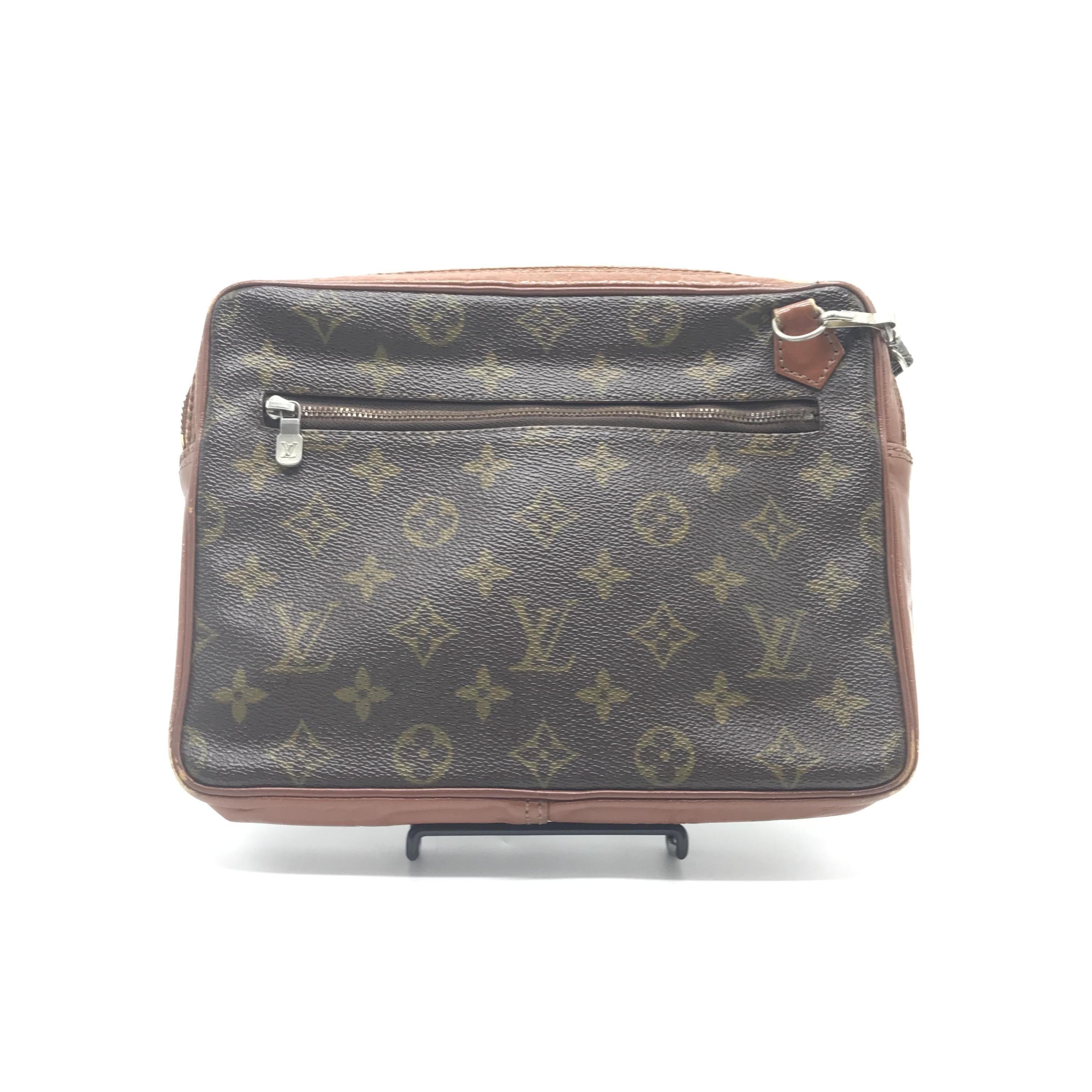 Louis Vuitton Monogram Canvas Crossbody Bag C290945
