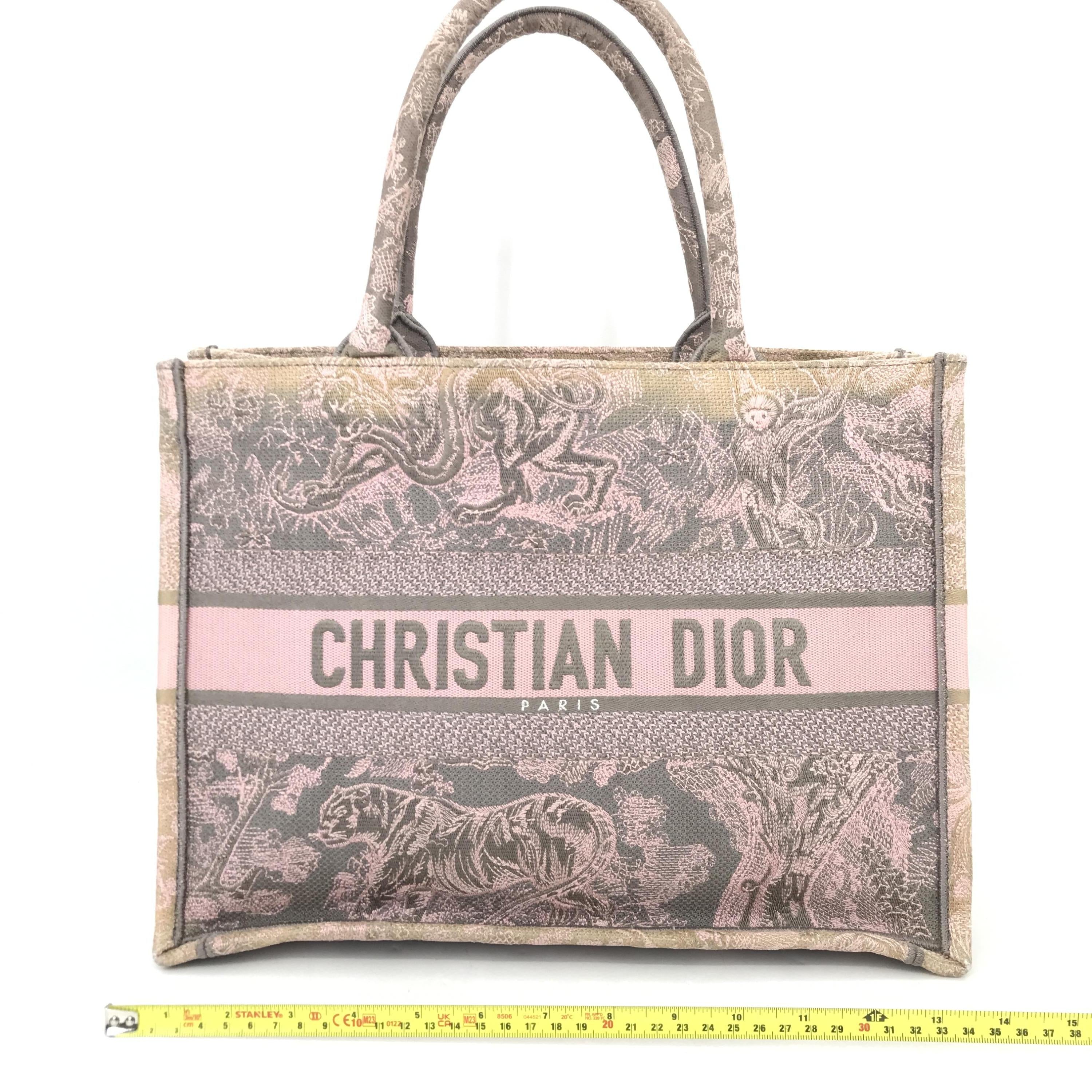 Book Tote Medium bag C331666