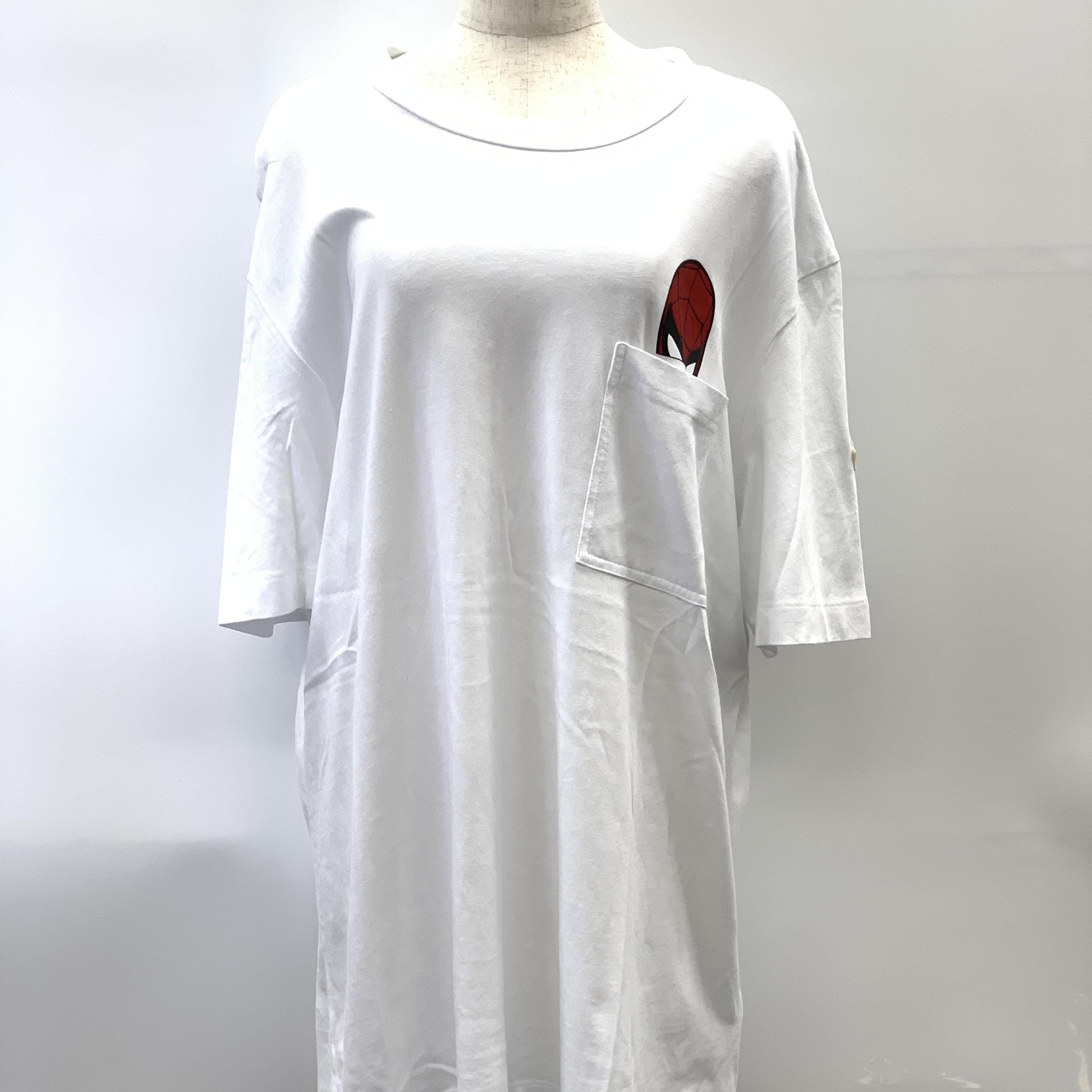 Moncler White Oversized T-Shirt With Pocket C323686