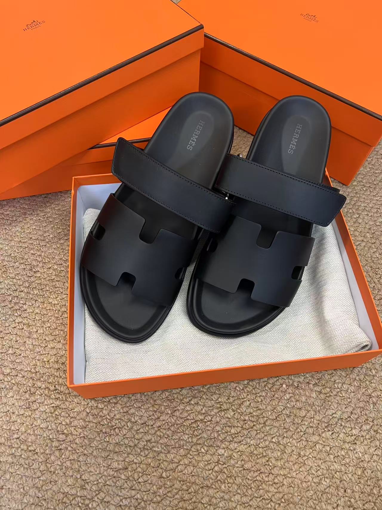 Size 41- Hermès Chypre sandal black