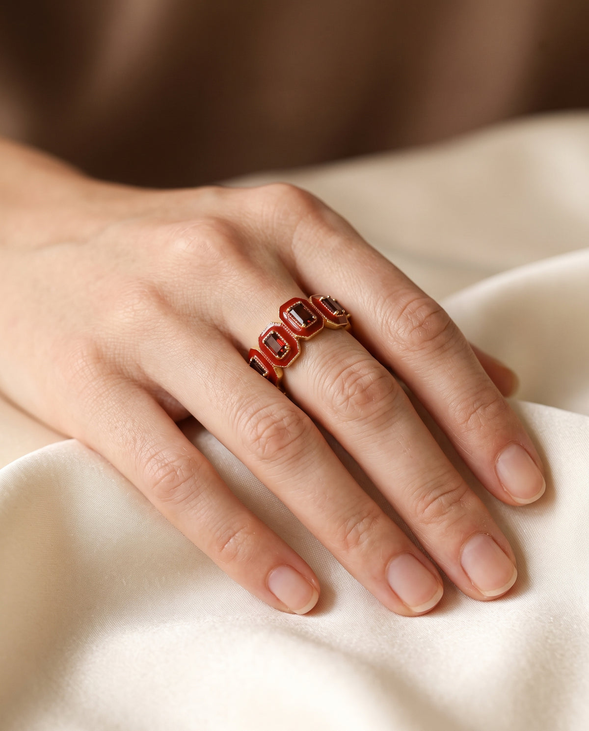Stoa - 3.7crts Red Garnet Emerald Ring HOA004