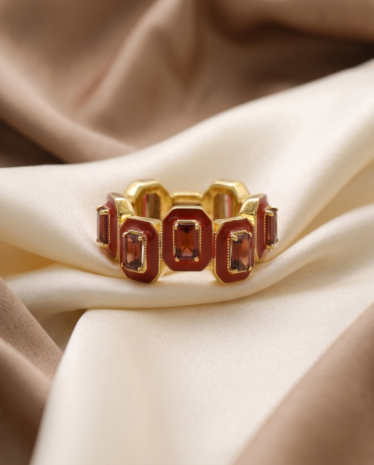Stoa - 3.7crts Red Garnet Emerald Ring HOA004