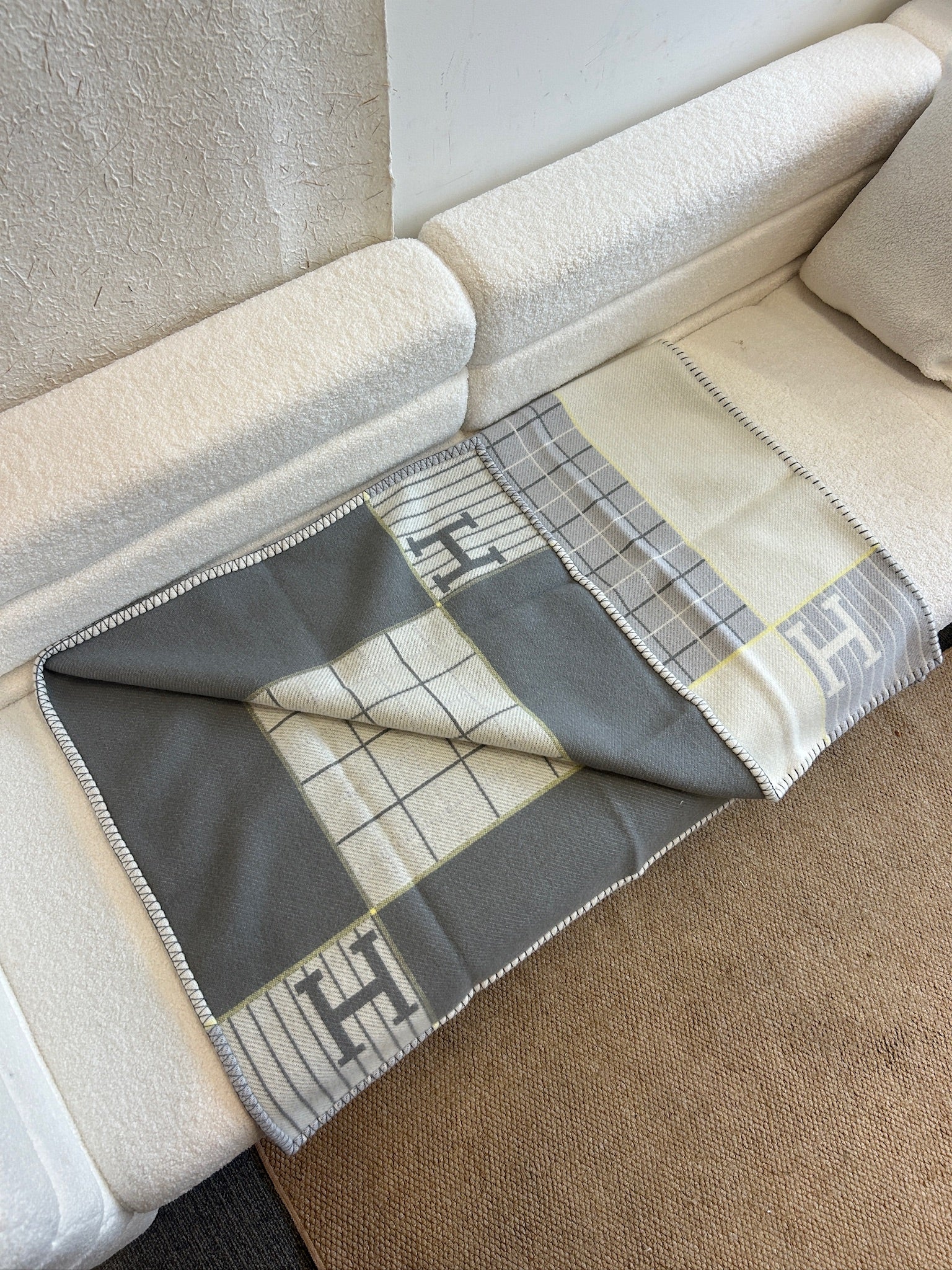 Hermès Avalon Cabriole blanket gris perle