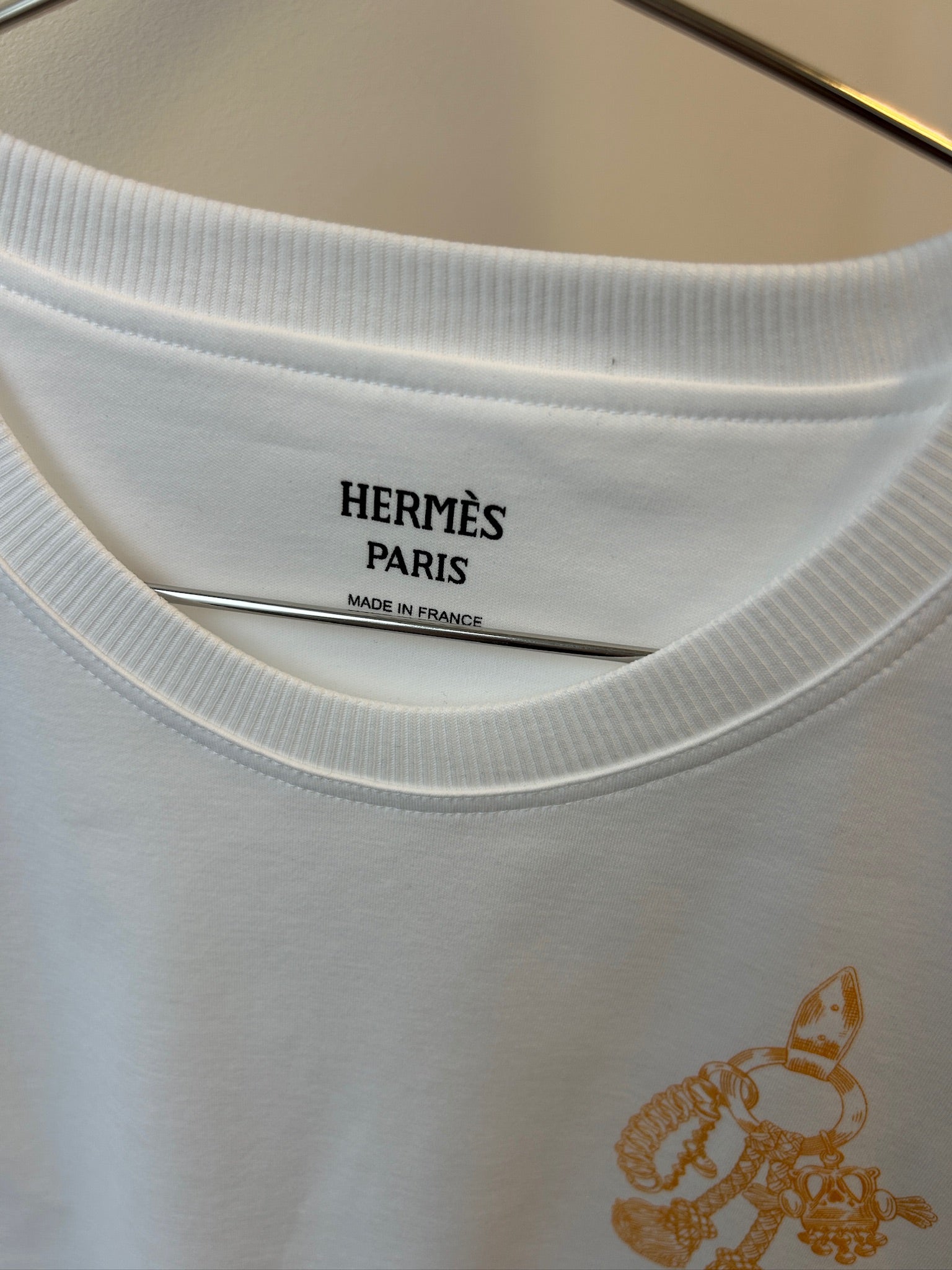 Size 40 - Hermès White Droit Cartouche Printed Straight T-Shirt