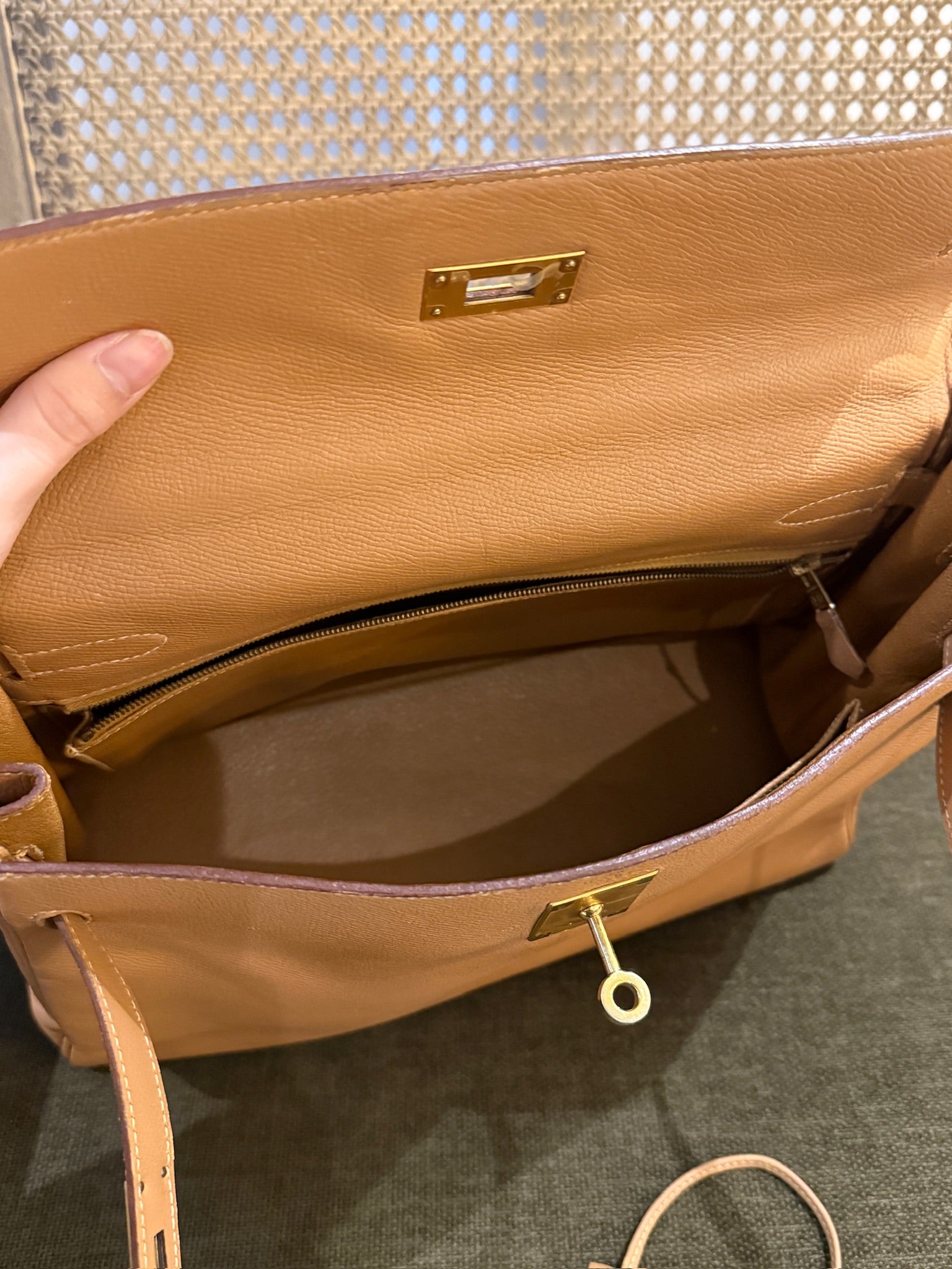 Hermès Kelly 32 – Caramel epsom Leather – Vintage – With Strap – Gold Hardware