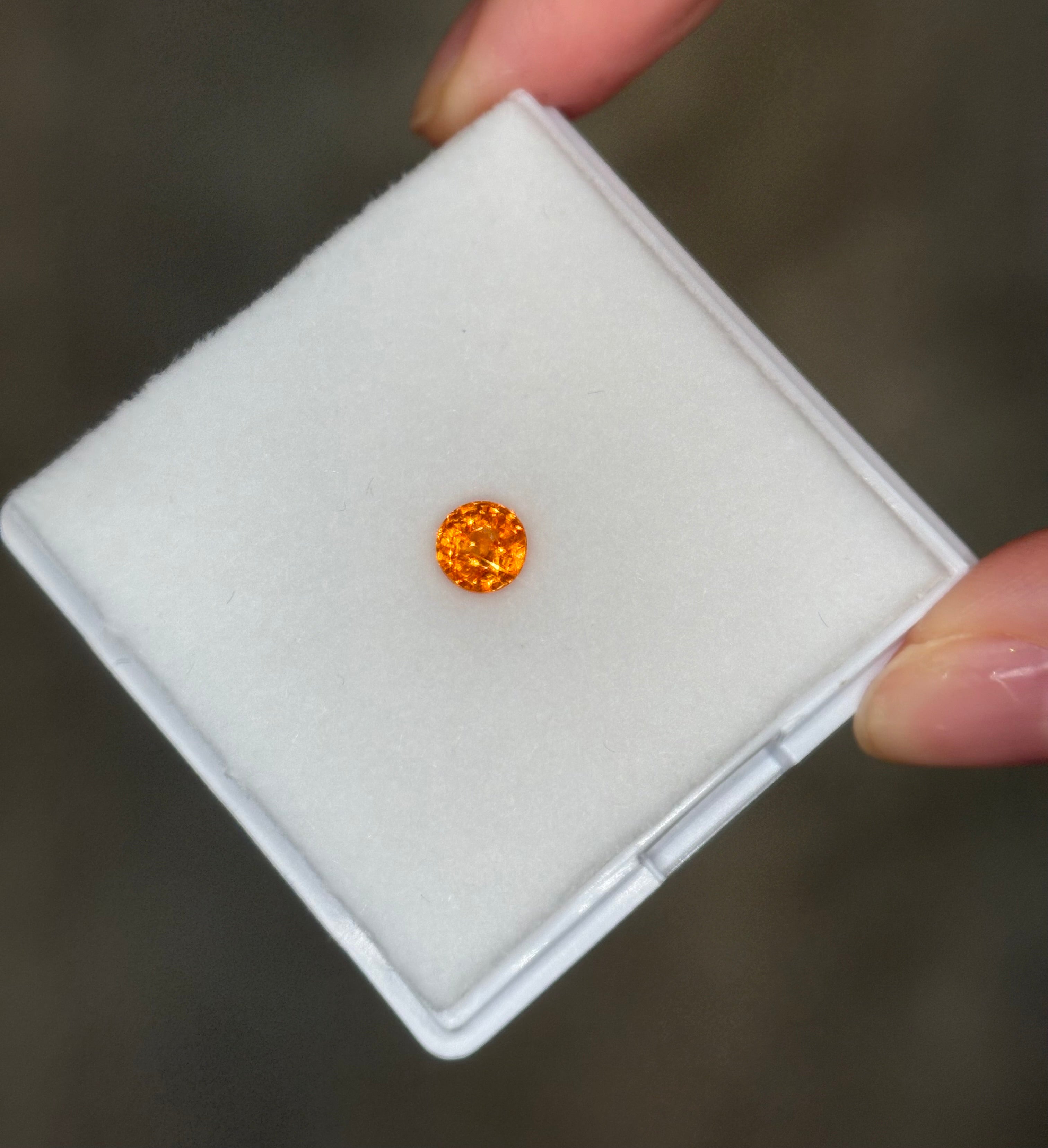 0.95ct Fanta Spessartine Round DXBCS5778