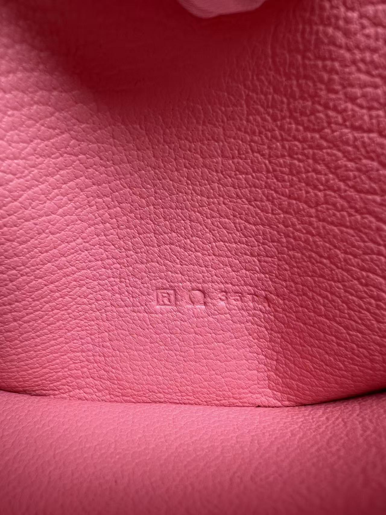 Hermès bearn3Q Premium Leather Bifold Wallet - Sakura Pink
