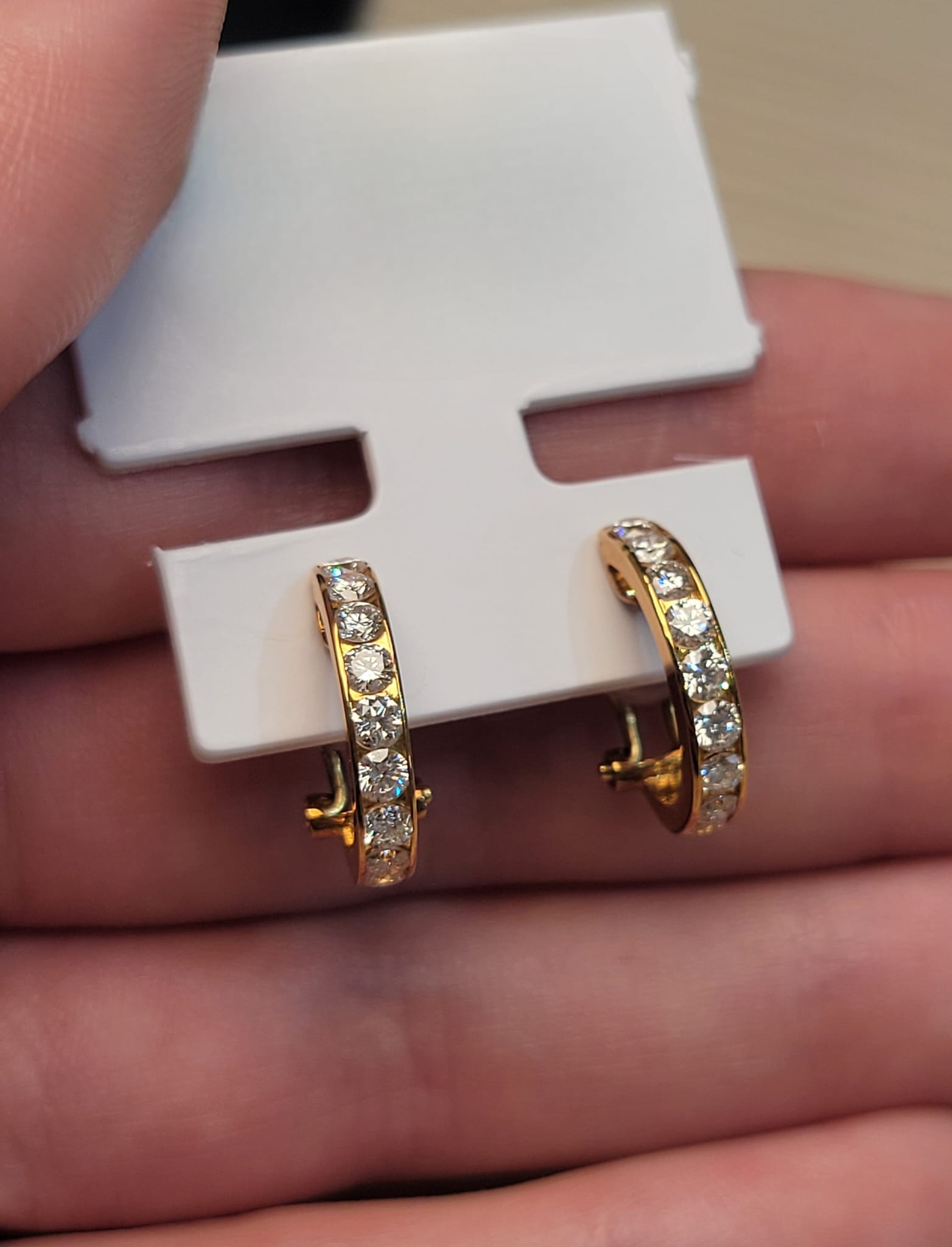 Diamond Huggies in 18K / D0.53*2ct 5417 JJC0605