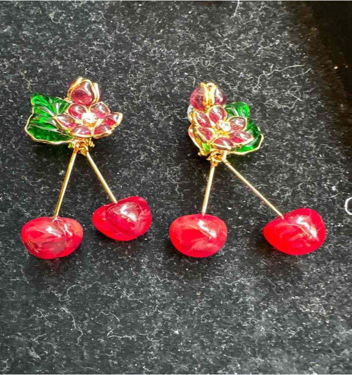 Gripoix Cherry Ear Clips LZ506010