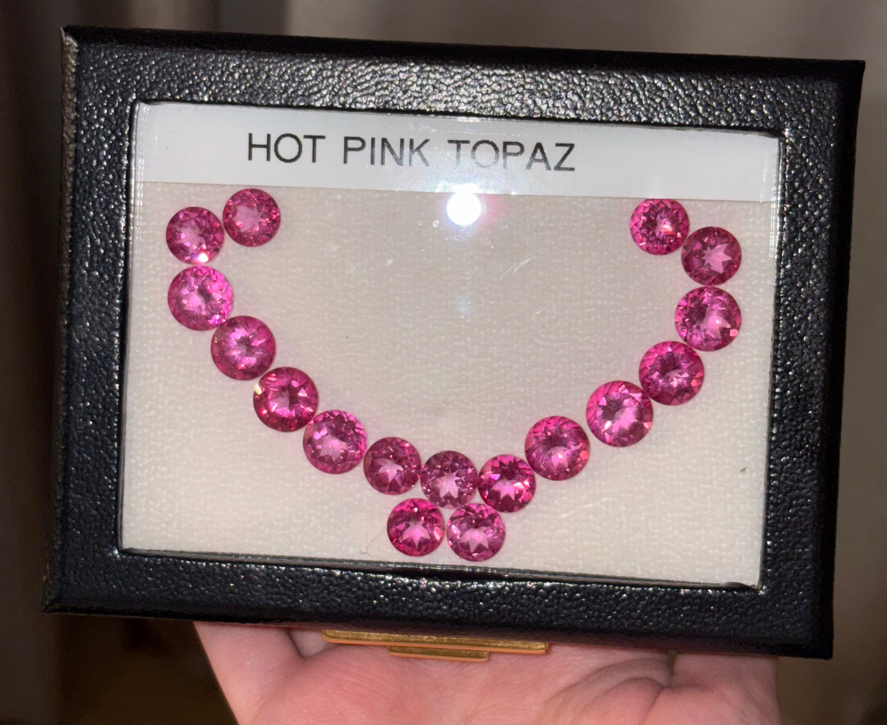 Hot Pink Topaz Round DXBCD1226