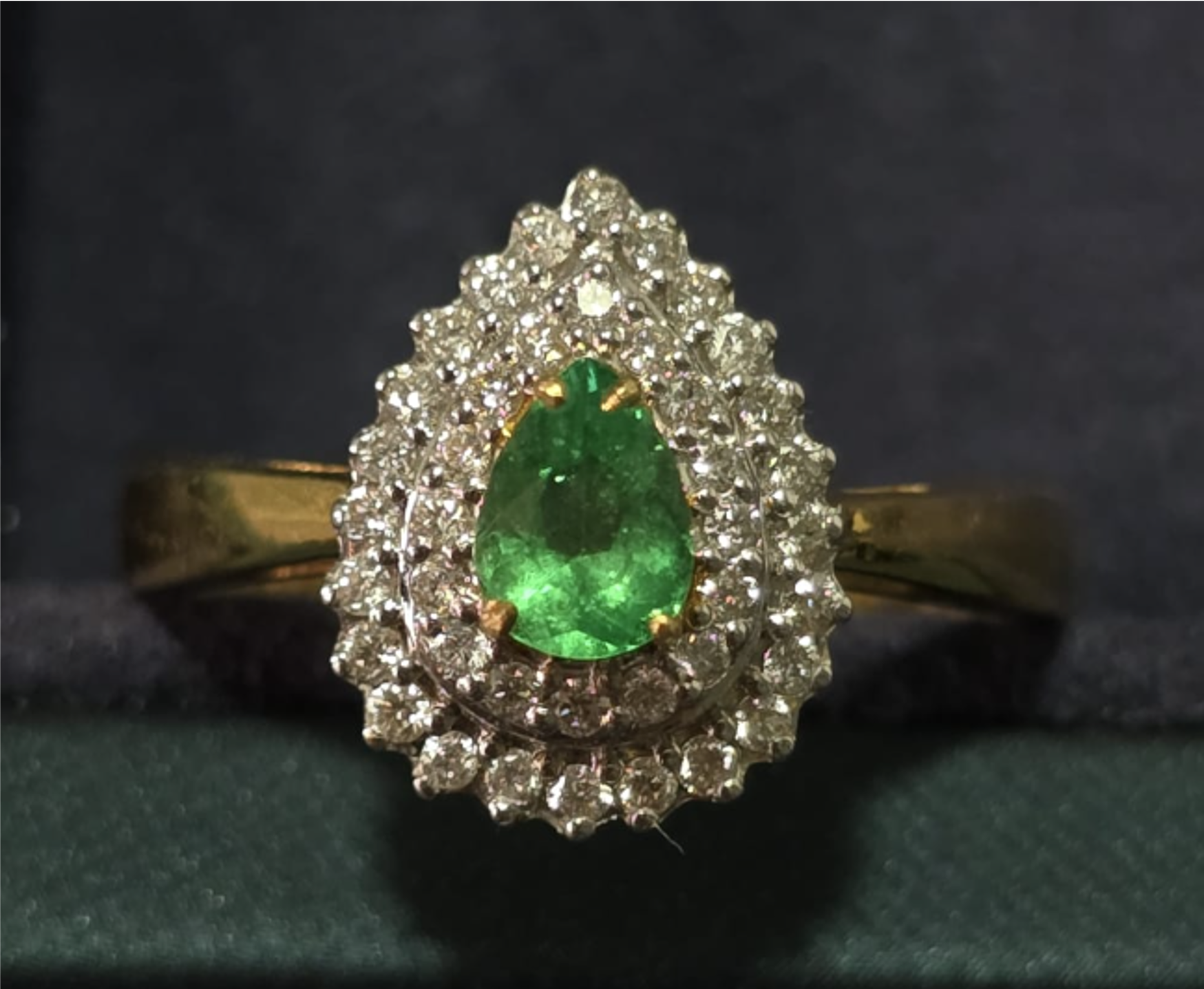 0.23ct Colombia Pear Shaped Emerald Ring SYCB37