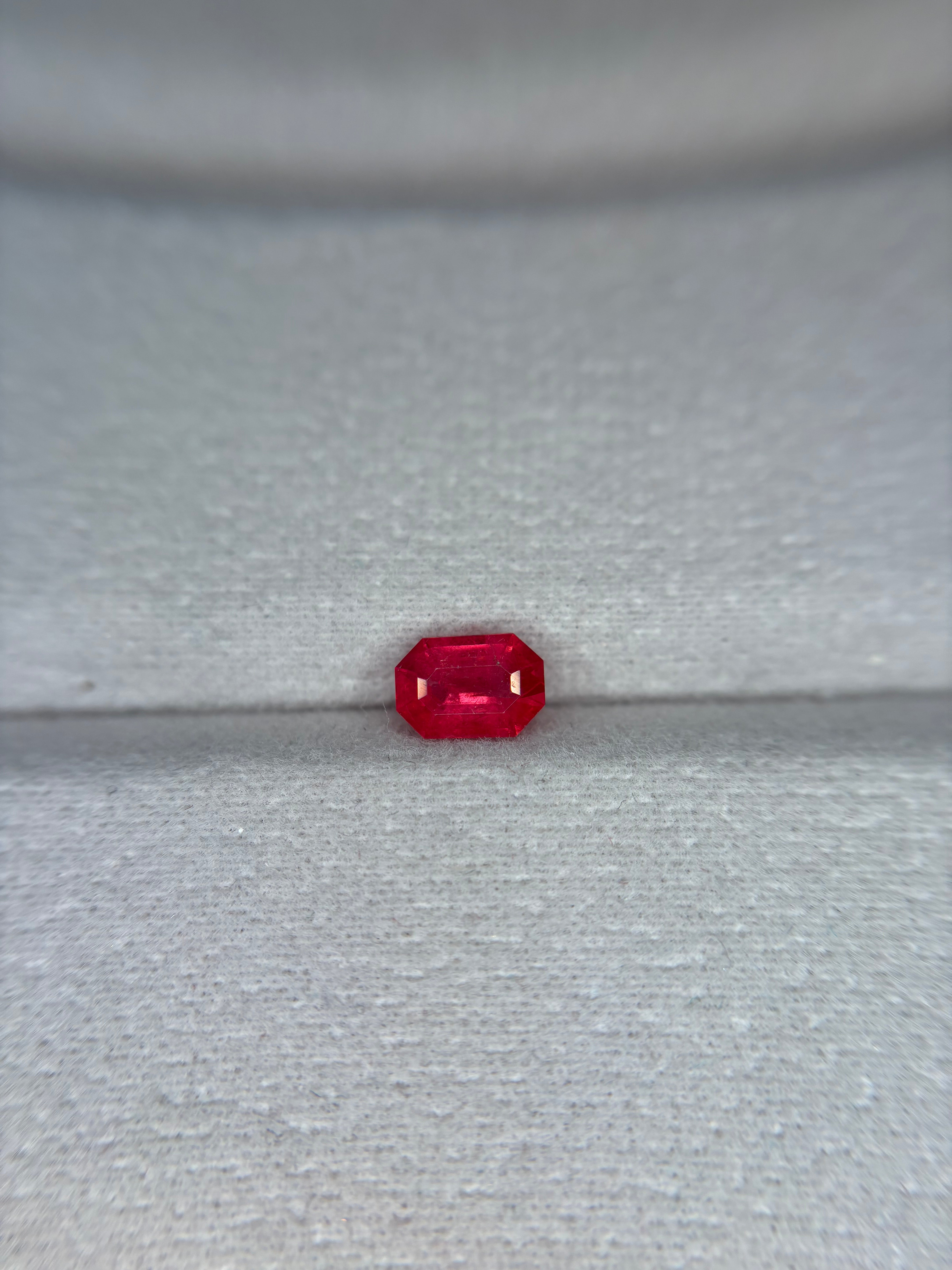 1.15ct Gem Quality Rhodonite* (6.52 box) THAIC0342