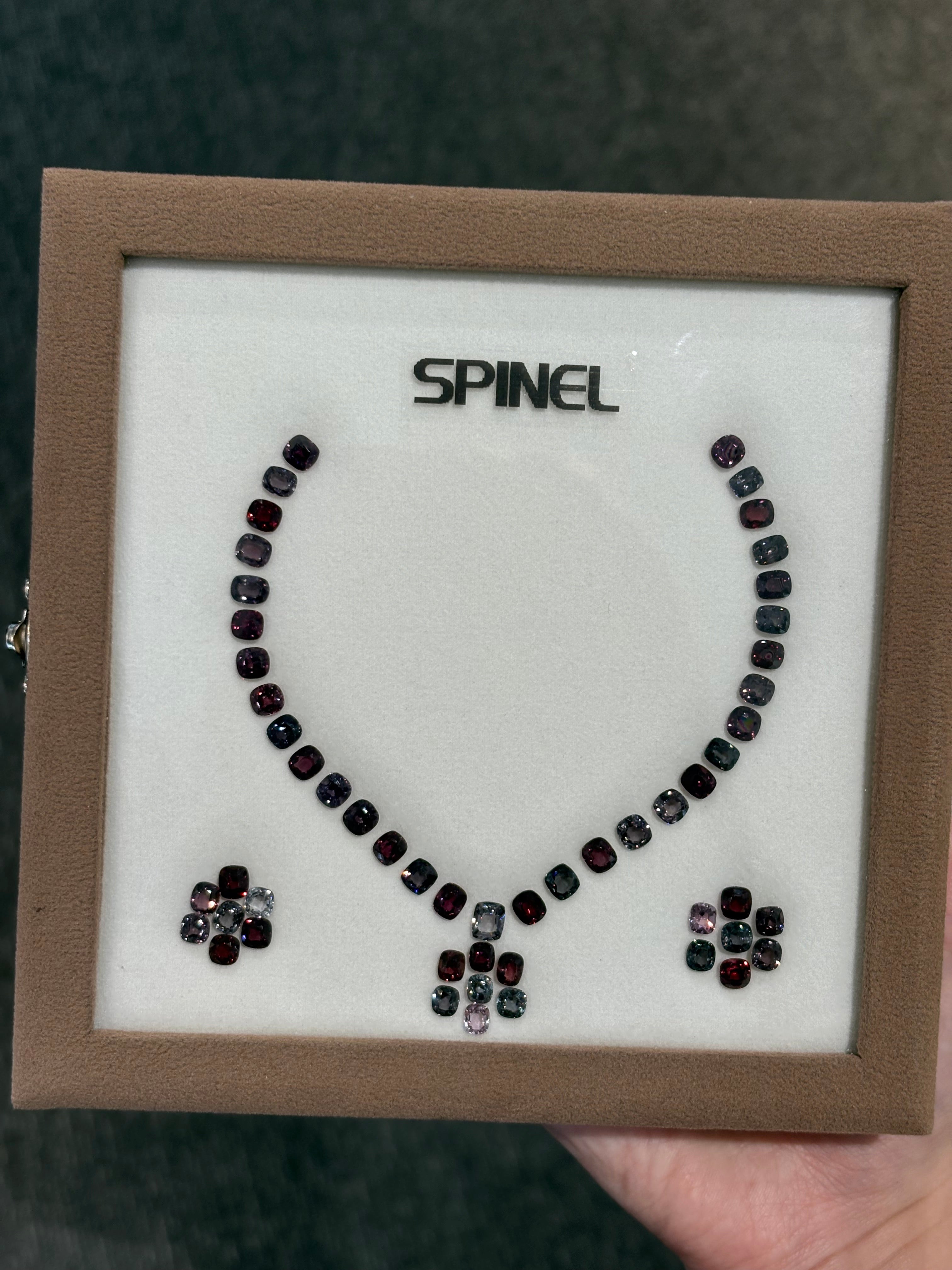 39.92ct Spinel Layout (53 pcs) DXBCS4575