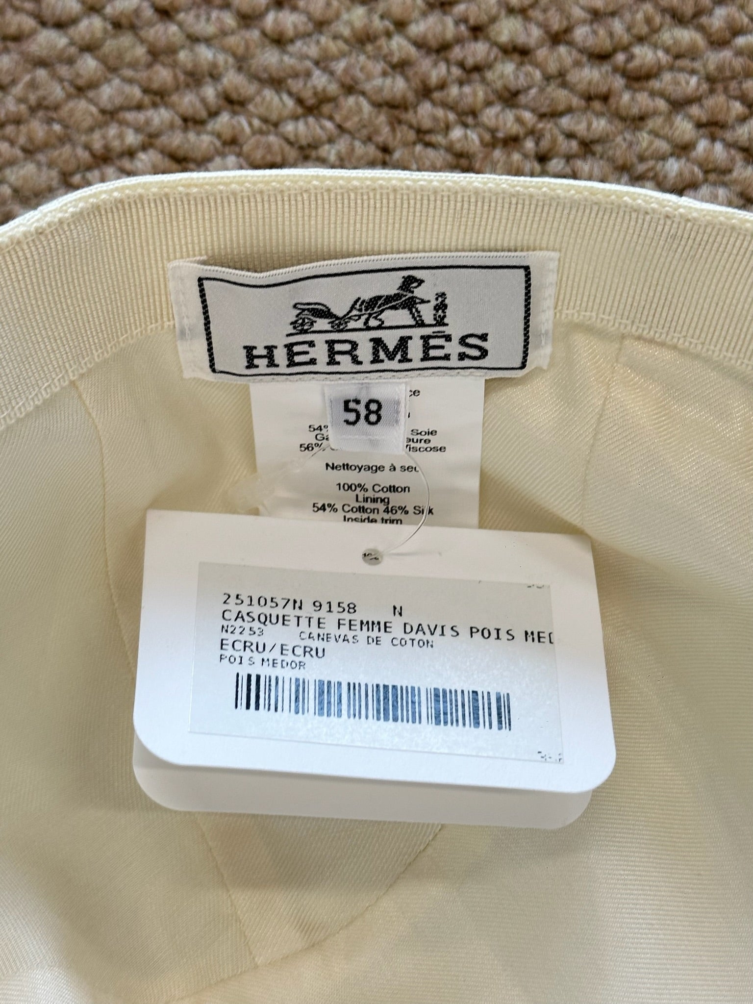 Size 58 - Hermès Davis Pois Medor Ecru cap