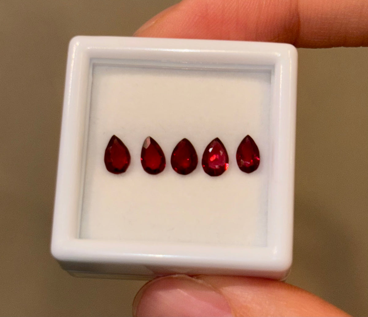 1.35ct Red Spinel Pear Set THAIC0978