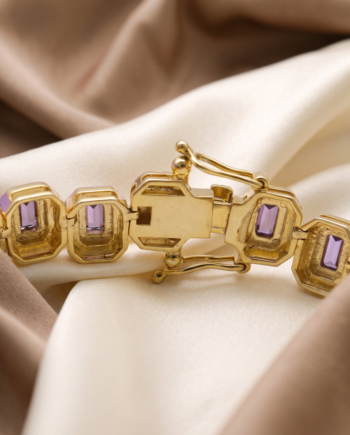 Stoa - 11crts Amethyst Emerald Bracelet HOA006