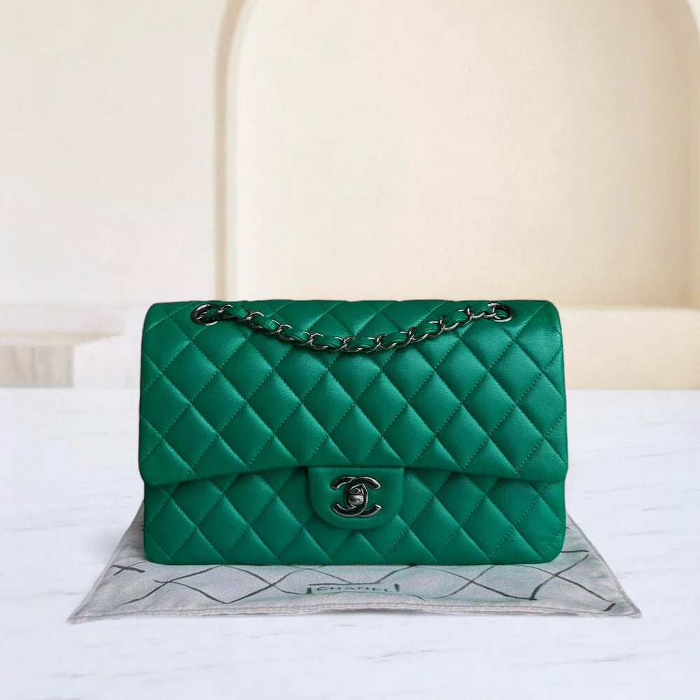 CHANEL CLASSIC FLAP MEDIUM - 25CM QUILTED LAMBSKIN DARK GREEN SHW SYCM470