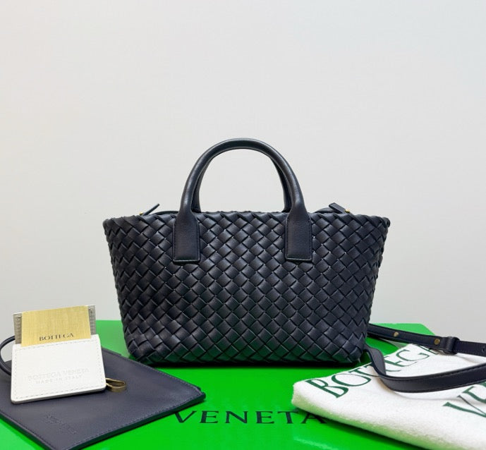 BV Blue Minicate Woven Basket Handbag/Crossbody Bag 20 (with Sub-pocket Digital Chip) 24007812